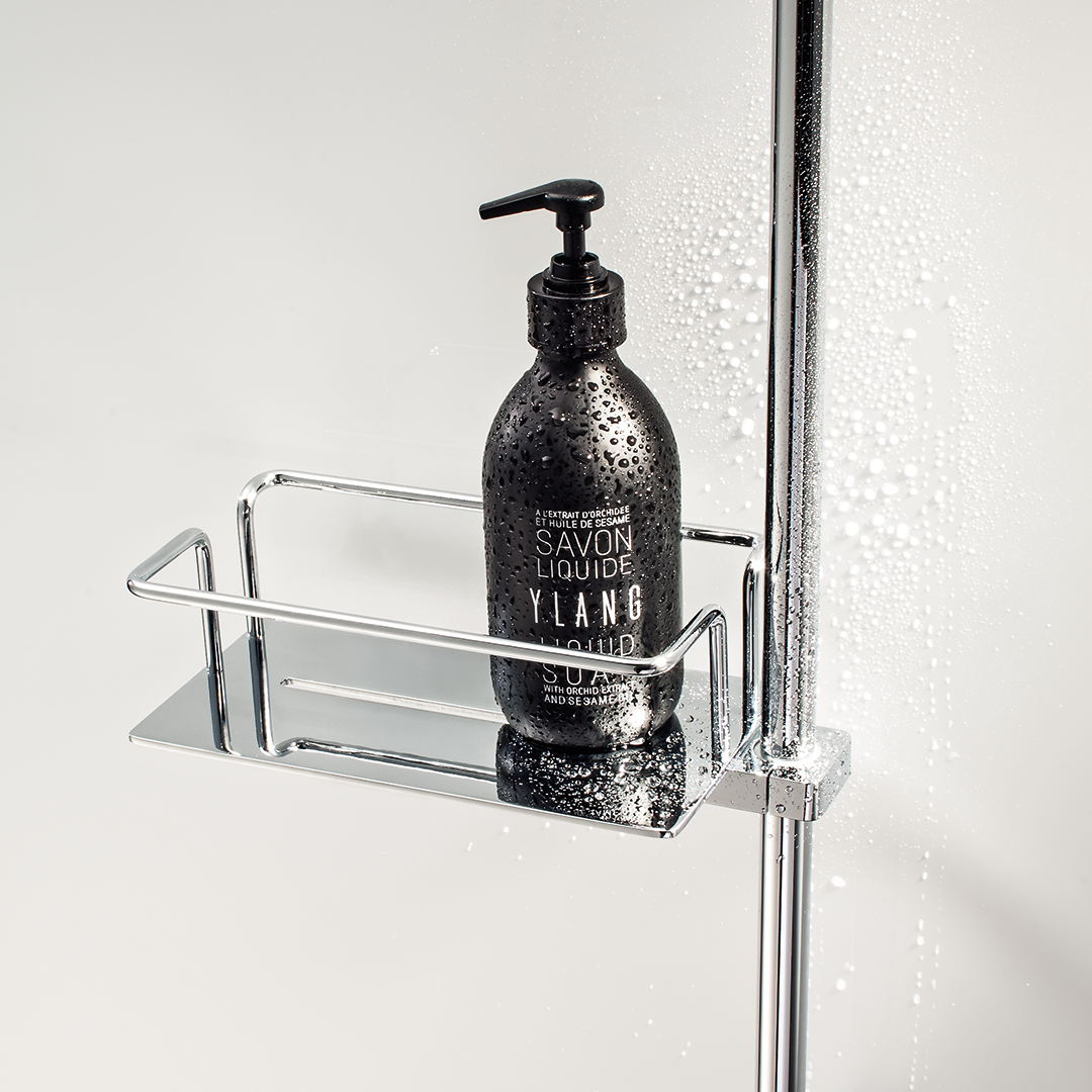 Chrom Duschstangenkorb DSK 20 mit einfacher Klemmmontage, geeignet für Duschstangen mit Durchmessern von 1,8 cm, 2,0 cm und 2,2 cm. Bietet sicheren Halt und schnelle Wasserablauf-Funktion, ideal für die Aufbewahrung von Duschaccessoires ohne Bohren.