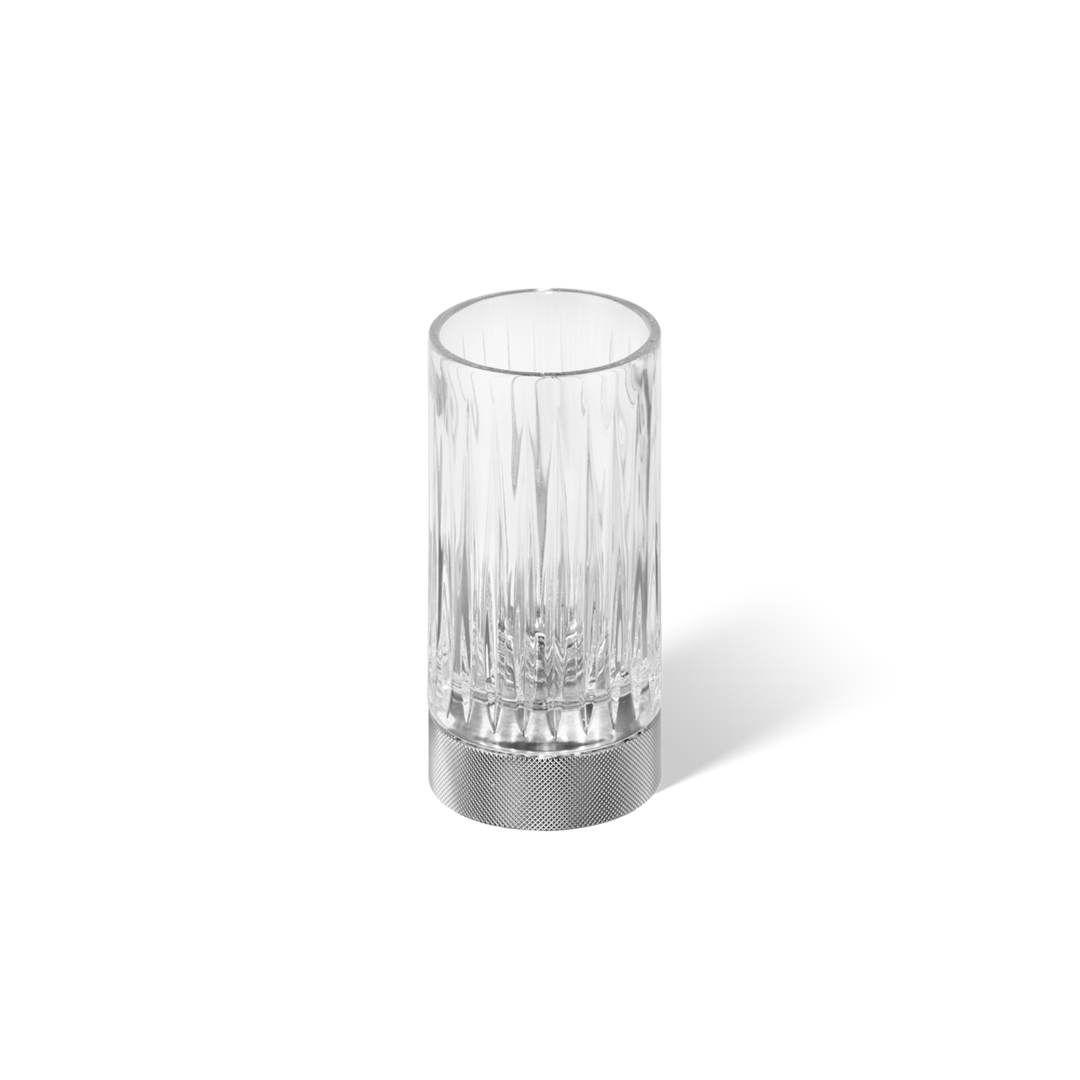 Designer Zahnputzbecher in Chrom mit geschliffenem Kristallglas, fügt jedem Badezimmer einen Hauch von Eleganz hinzu.
