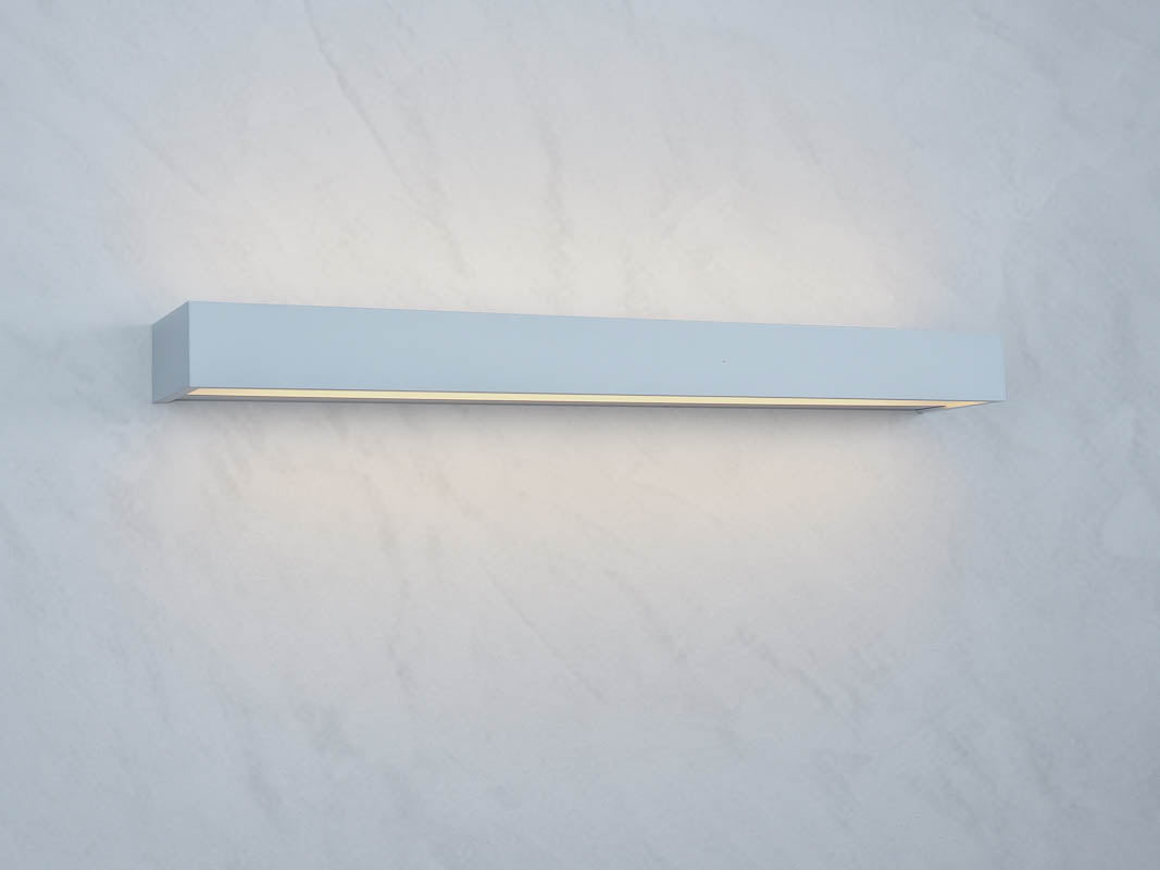 Decor Walther Box 25 in Weiß matt sorgt für sanfte Beleuchtung, erhältlich bei dasfeinebad, ideal für minimalistische Badezimmer