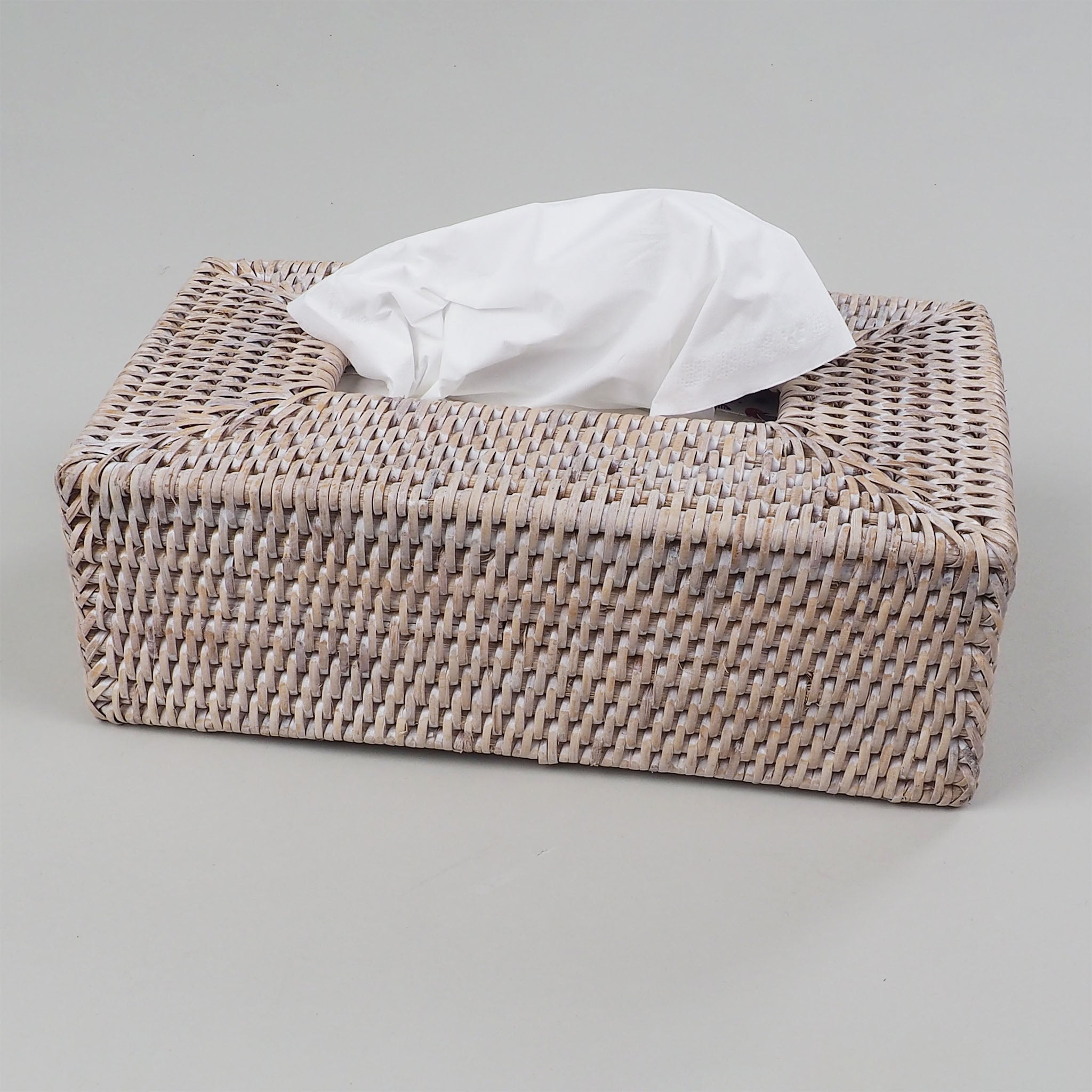 Schmale Kleenexbox aus hellem handgeflochtenem Rattan, ideal für Badezimmer oder Gäste-WC, Decor Walther Basket Kollektion, dasfeinebad