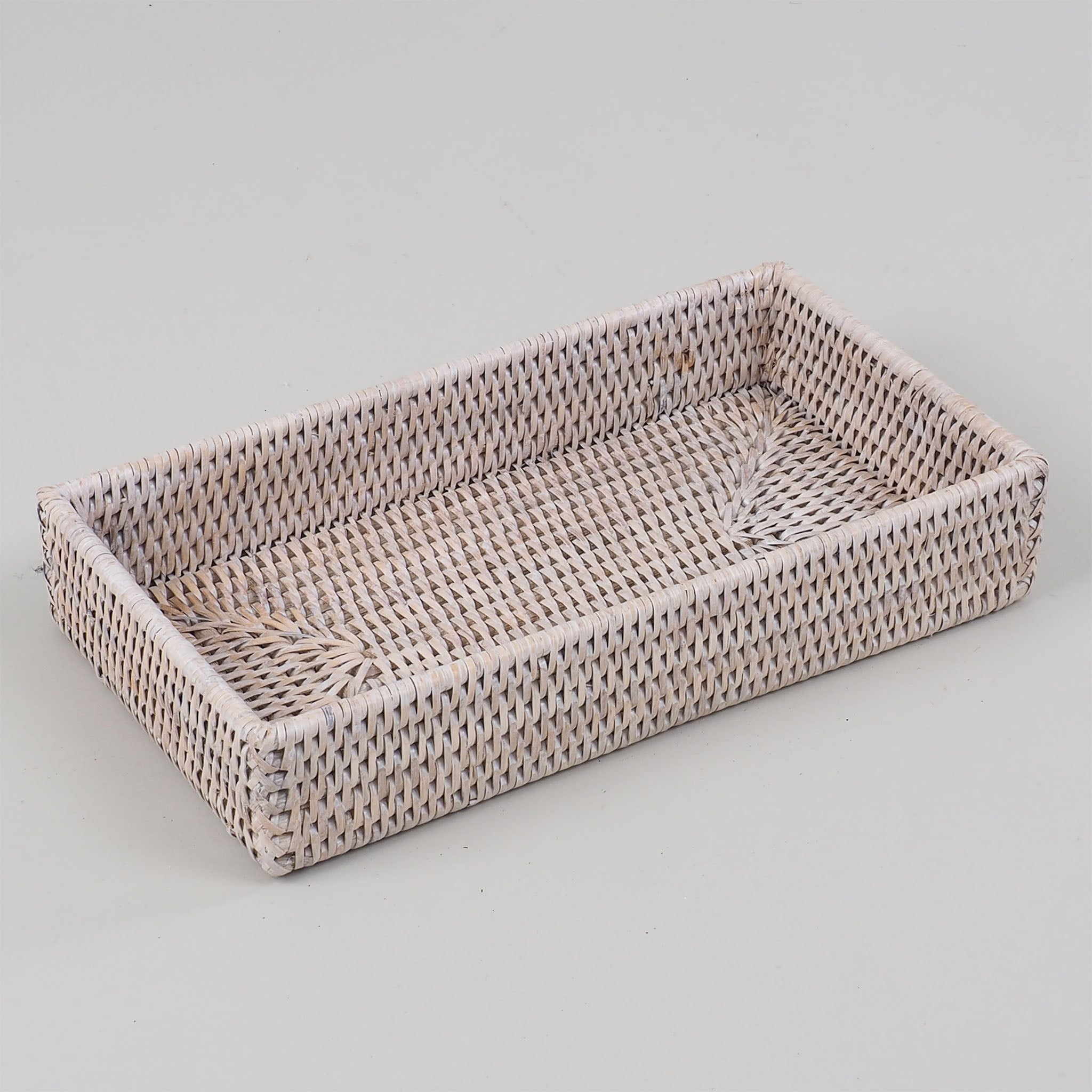 Rechteckiges Tablett aus hellem handgeflochtenem Rattan, ideal für Badezimmer oder Schmuckaufbewahrung, Decor Walther Basket Kollektion, dasfeinebad