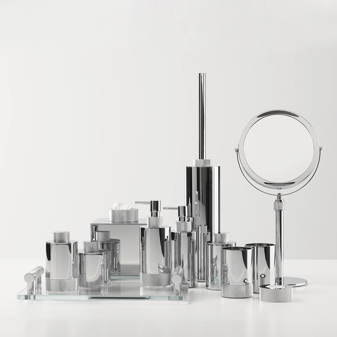 Chrom-und-Klarglas-Utensilien-Tablett von Decor Walther, ideal für stilvolle Badezimmergestaltung, bietet eine elegante Lösung zur Aufbewahrung von Badutensilien.