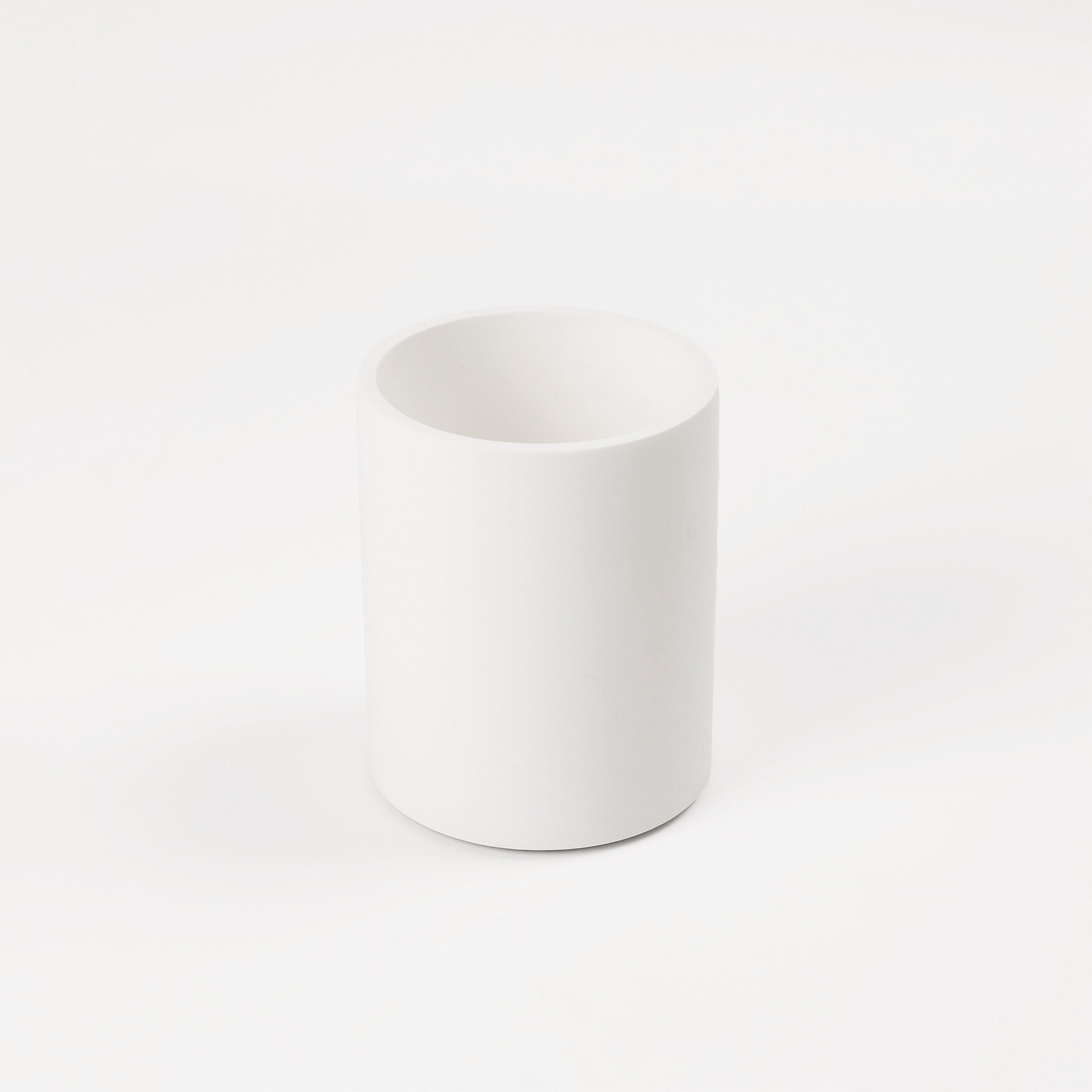 Eleganter Zahnputzbecher Stone BER in Weiß matt – minimalistisches Design aus Mineralguss.