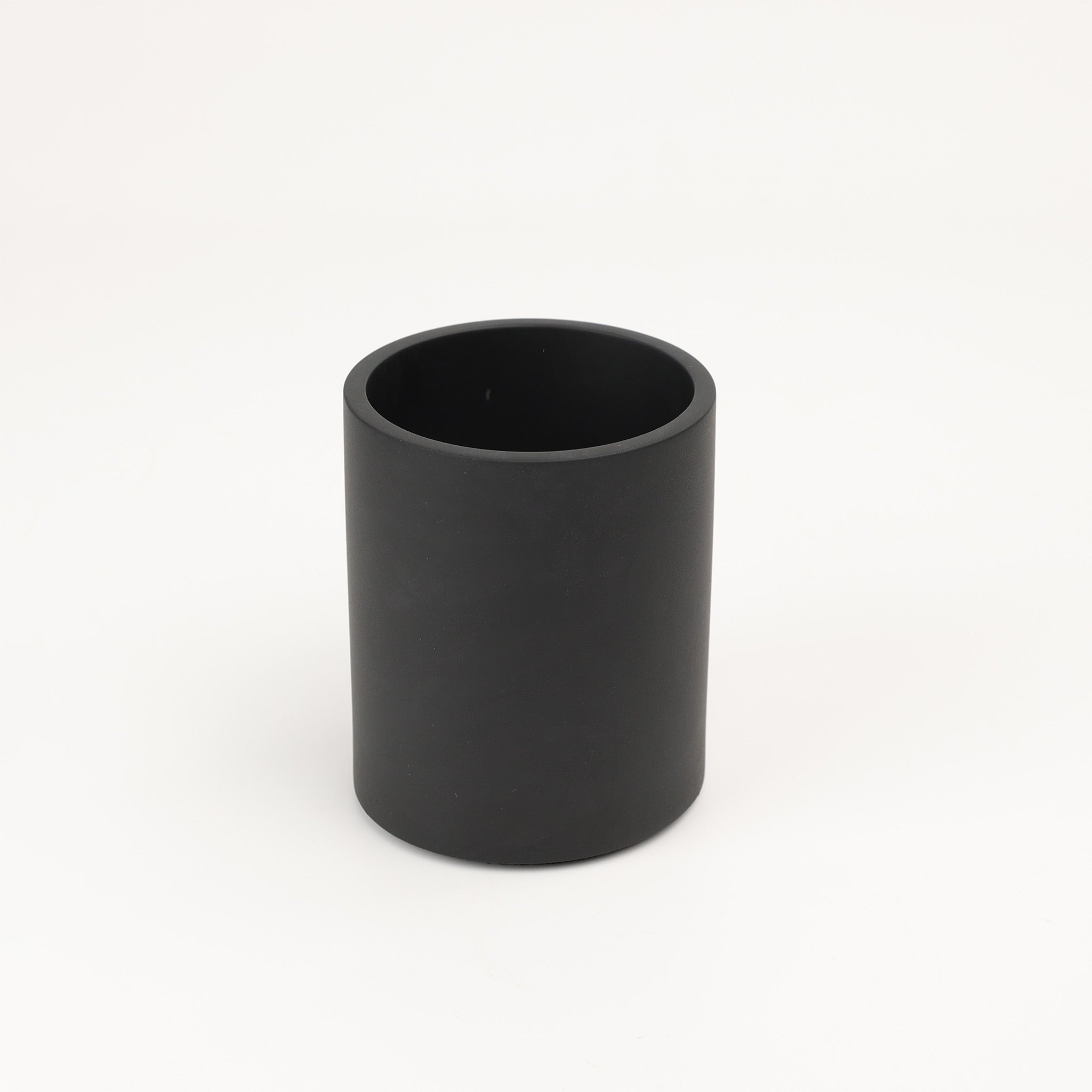 Moderner Zahnputzbecher BER in Schwarz matt aus der Stone Black Kollektion von Decor Walther.