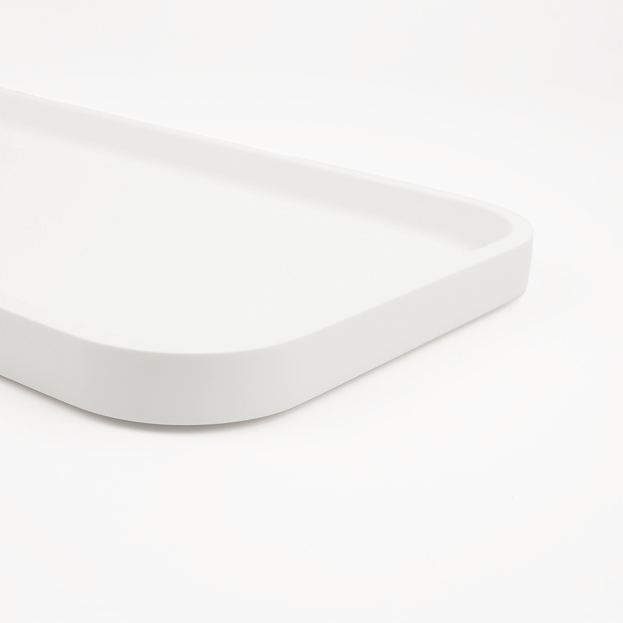 Elegantes Tablett TAB L aus der Stone-Kollektion in Weiß matt – ideal zur stilvollen Ablage von Badaccessoires.