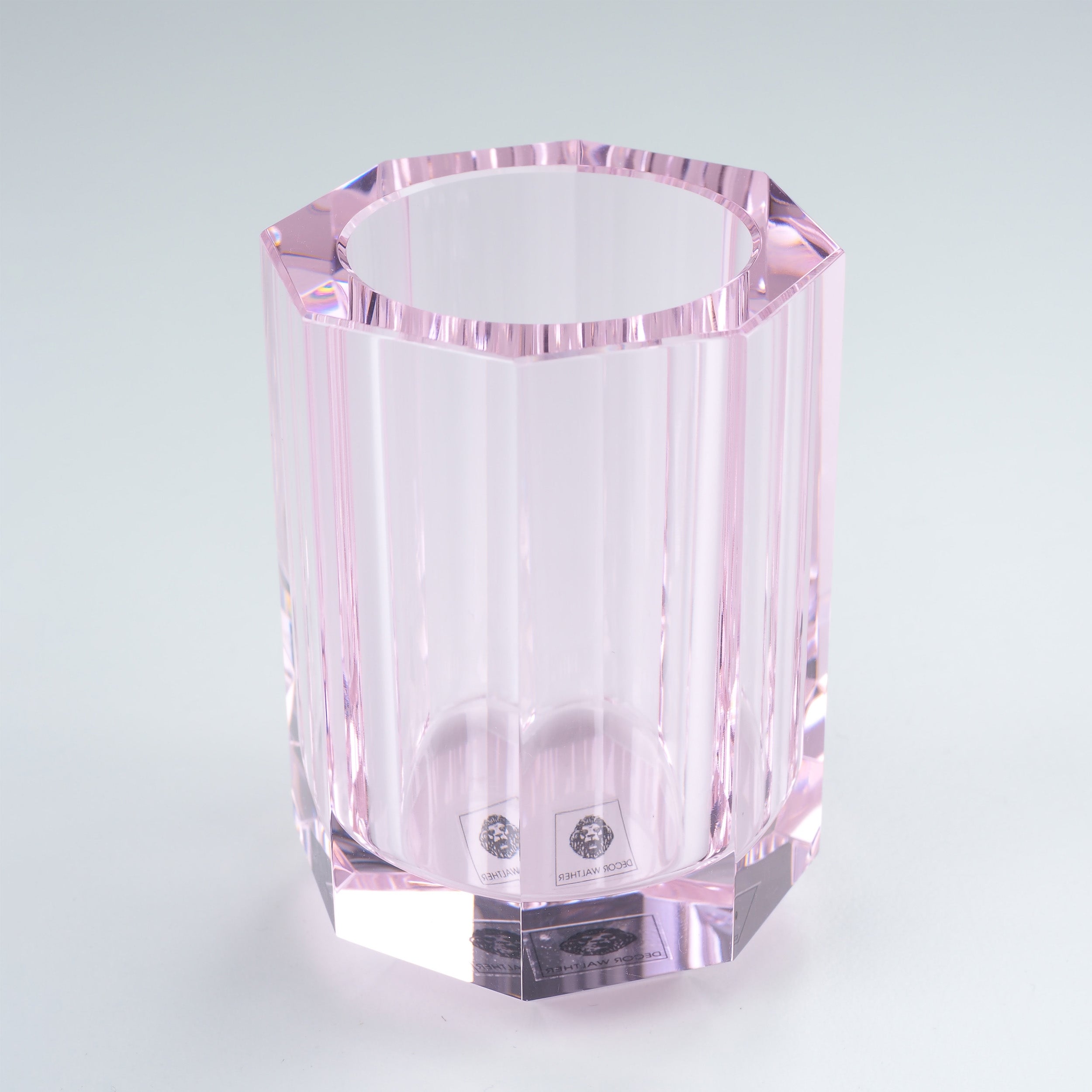 Pinkfarbener Zahnputzbecher aus brillantem Kristallglas, elegante Badezimmerablage von Decor Walther.