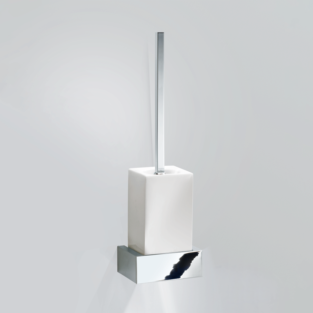 Wandmontierte WC-Bürste BK WBG von Decor Walther mit kantigem Design aus Chrom und weißem Porzellan, Teil der Brick Kollektion – Artikelnummer: 0591500