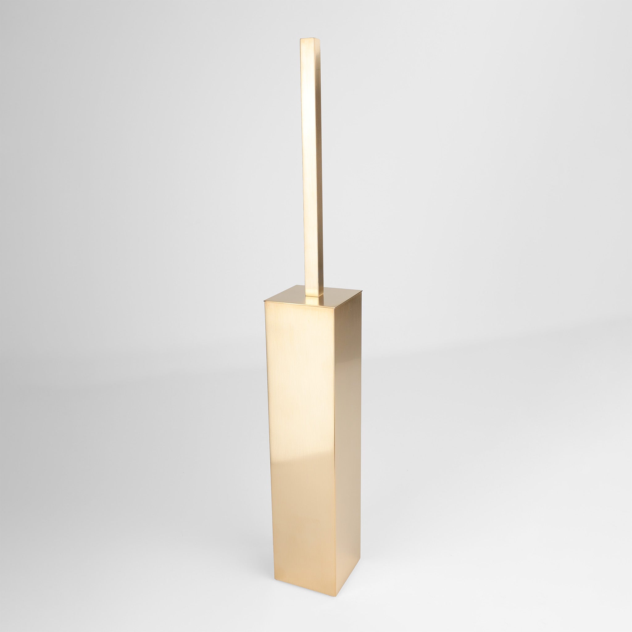 Freistehende CO SBG WC-Bürstengarnitur von Decor Walther in matter Goldoberfläche, modernes puristisches Design aus massivem Messing.