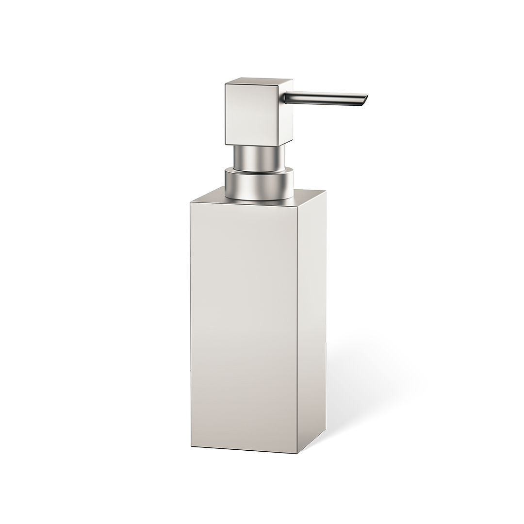 Freistehender Seifenspender CO SSP von Decor Walther aus massivem Messing in Nickel satiniert, markante, reduzierte Formensprache der Corner-Serie.