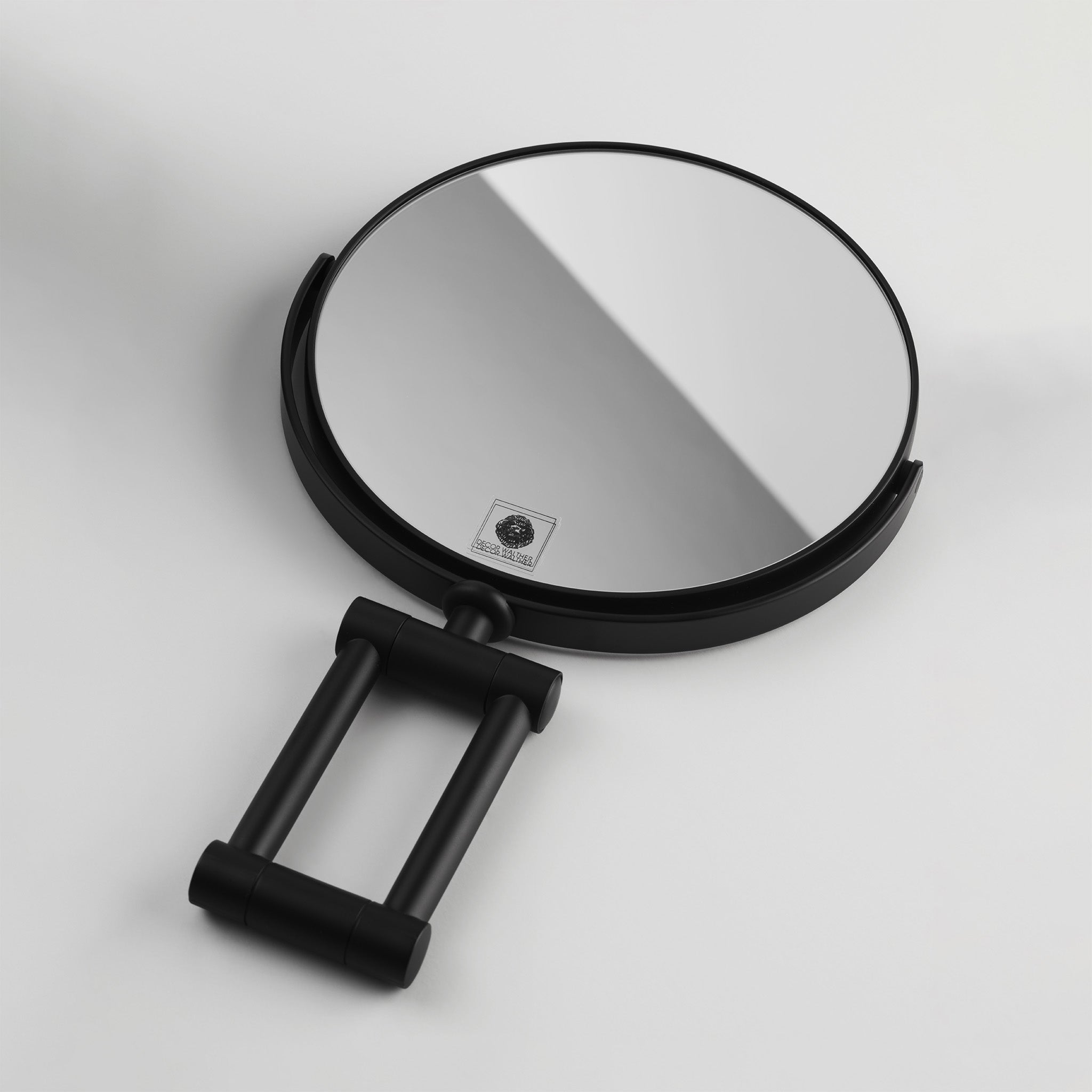 Runder Reisespiegel in Schwarz matt mit 5-facher Vergroesserung von Decor Walther, hochwertiger Kosmetikspiegel fuer Make-up, Rasur und Hautpflege unterwegs