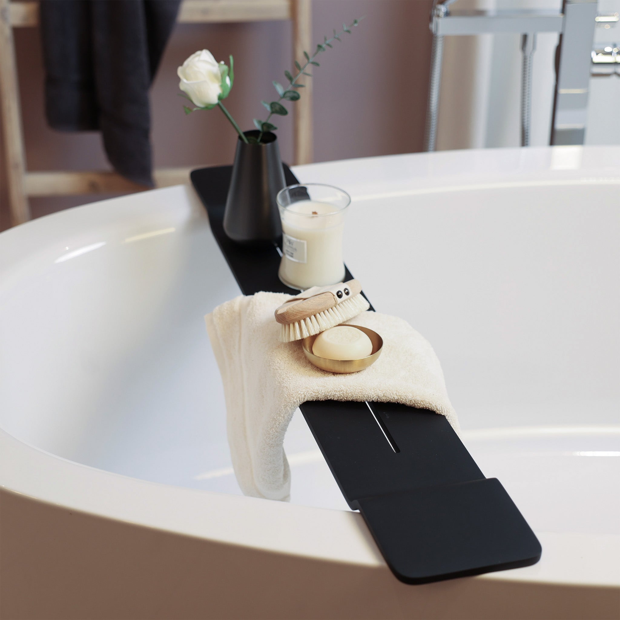 Die coole Wannenablage Black Stone von Decor Walther ist ein absoluter Hingucker in jedem Bad - Badutensilien sowie Dekorationsobjekte finden darauf ihren Platz - Baden mit Stil und Genuß