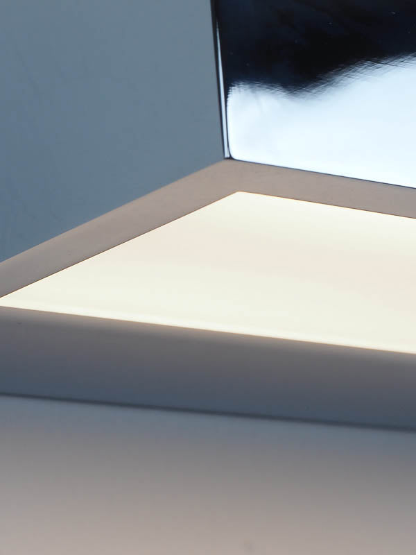 Kaufen Sie bei dasfeinebad: Decor Walther Box 15 in Chrom als Badspiegellampe – moderne und stilvolle Wandleuchten Bad für eine exklusive Badezimmergestaltung.