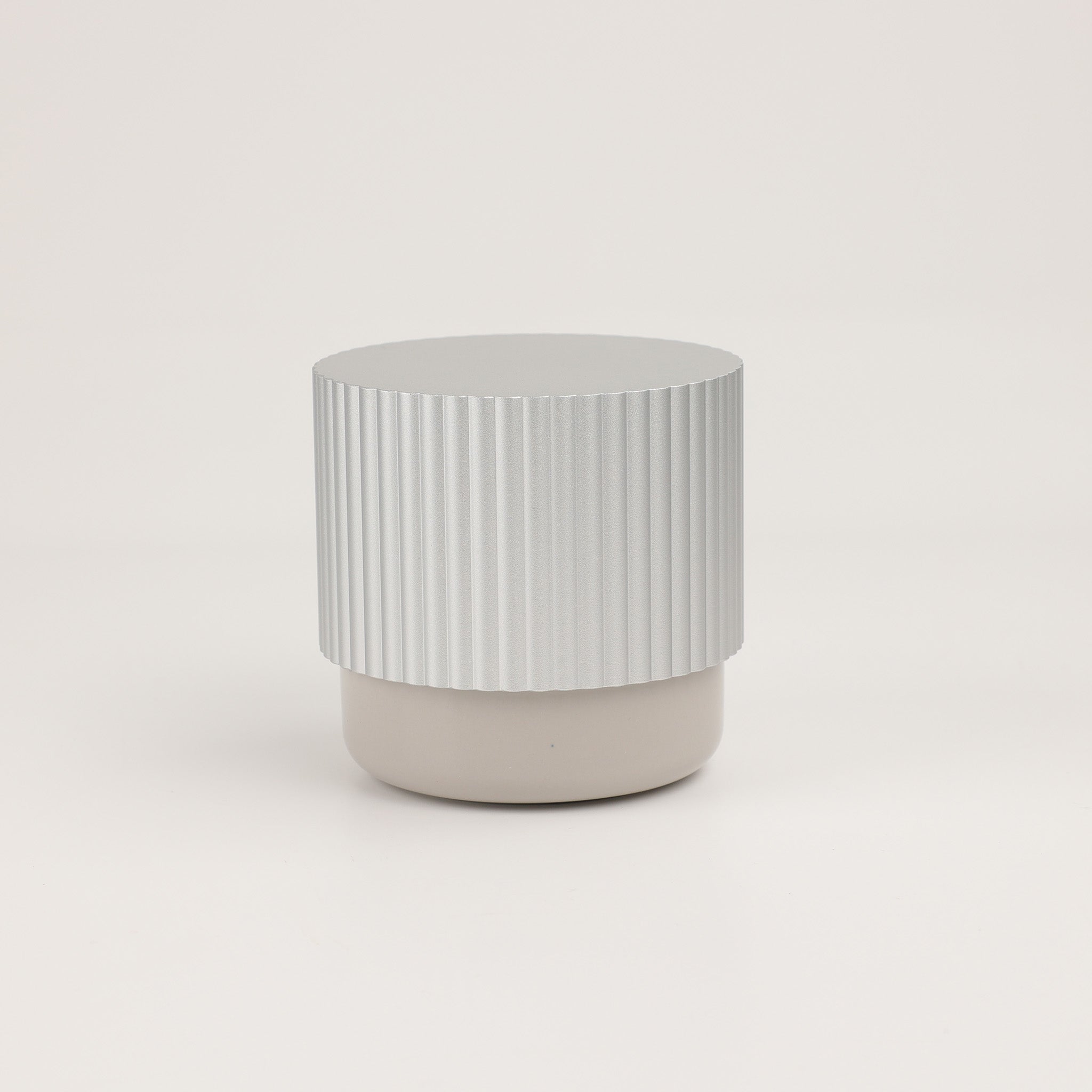 Eleganter Behälter aus Aluminium und Porzellan mit Deckel, ideal für Schmuck und Utensilien, OF.LINE Kollektion Decor Walther