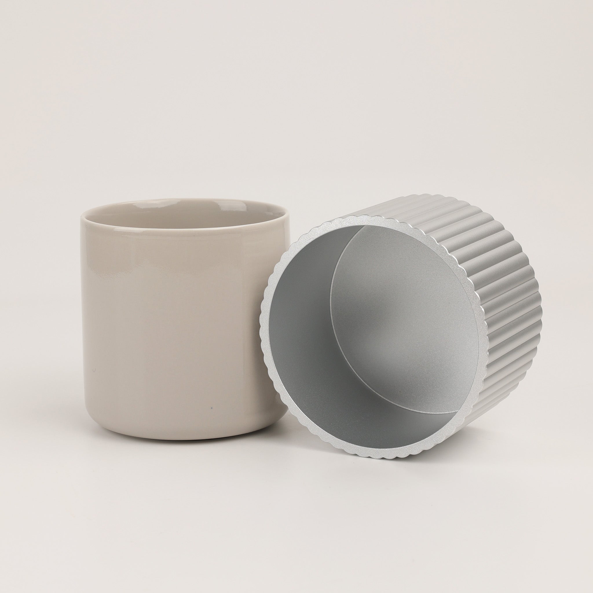 Eleganter Behälter aus Aluminium und Porzellan mit Deckel, ideal für Schmuck und Utensilien, OF.LINE Kollektion Decor Walther