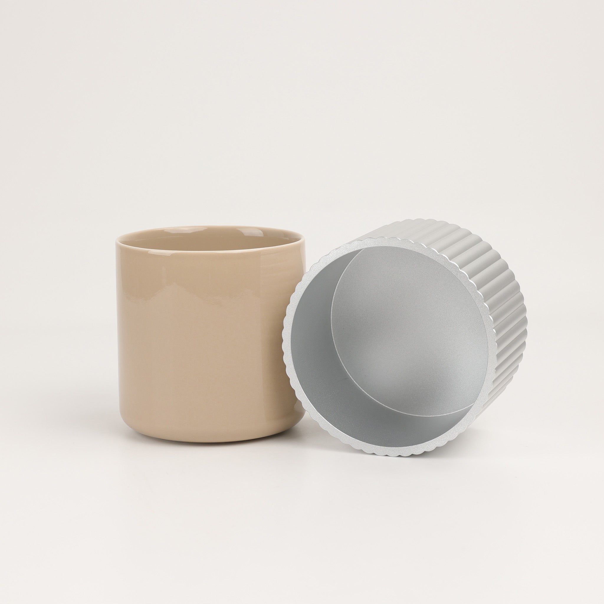 Vielseitiger Organizer aus robustem Aluminium und feinem Porzellan, ideal für Wattepads und Schmuck, Decor Walther OF.LINE