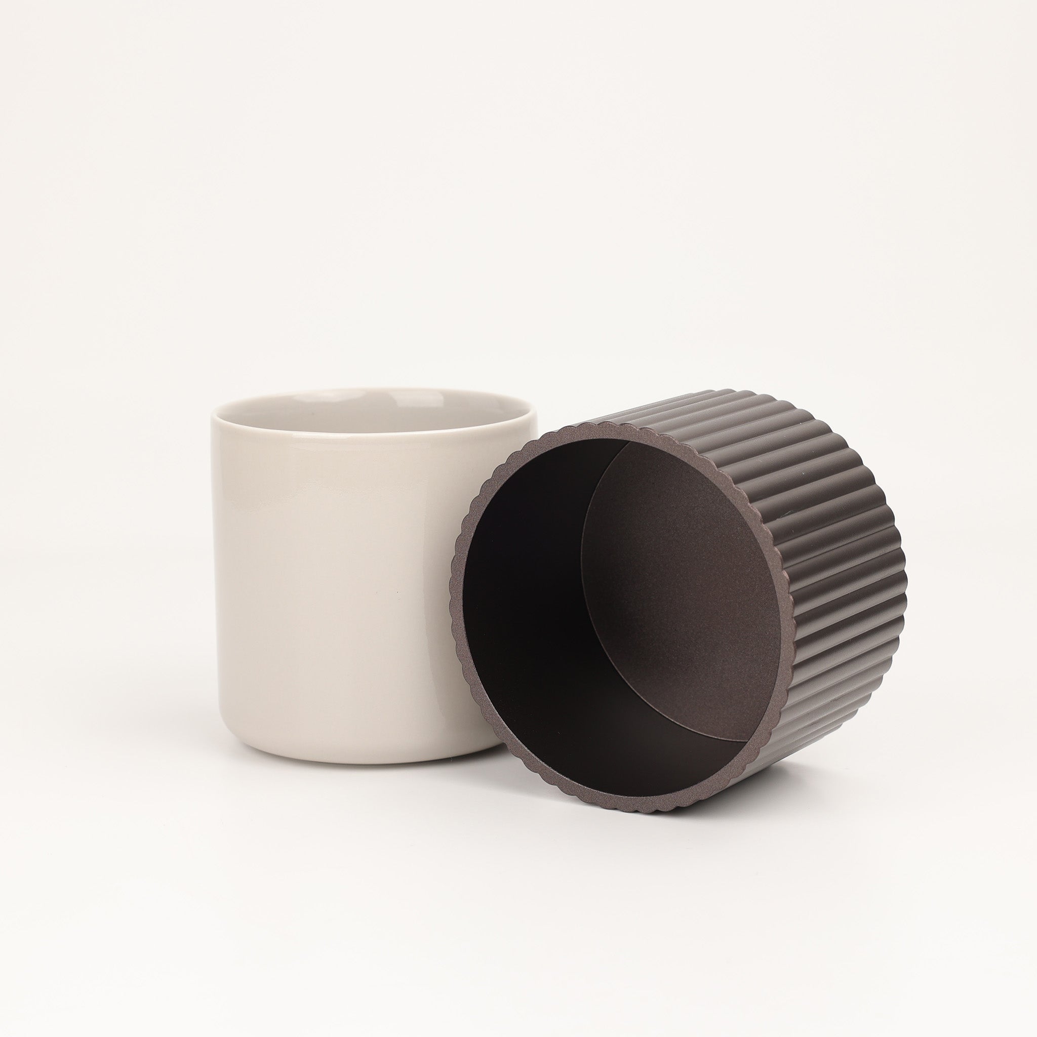 Luxuriöse Aufbewahrungsbox aus Aluminium und Porzellan mit Deckel, perfekt für Schmuck und Badezimmeraccessoires, Decor Walther OF.LINE