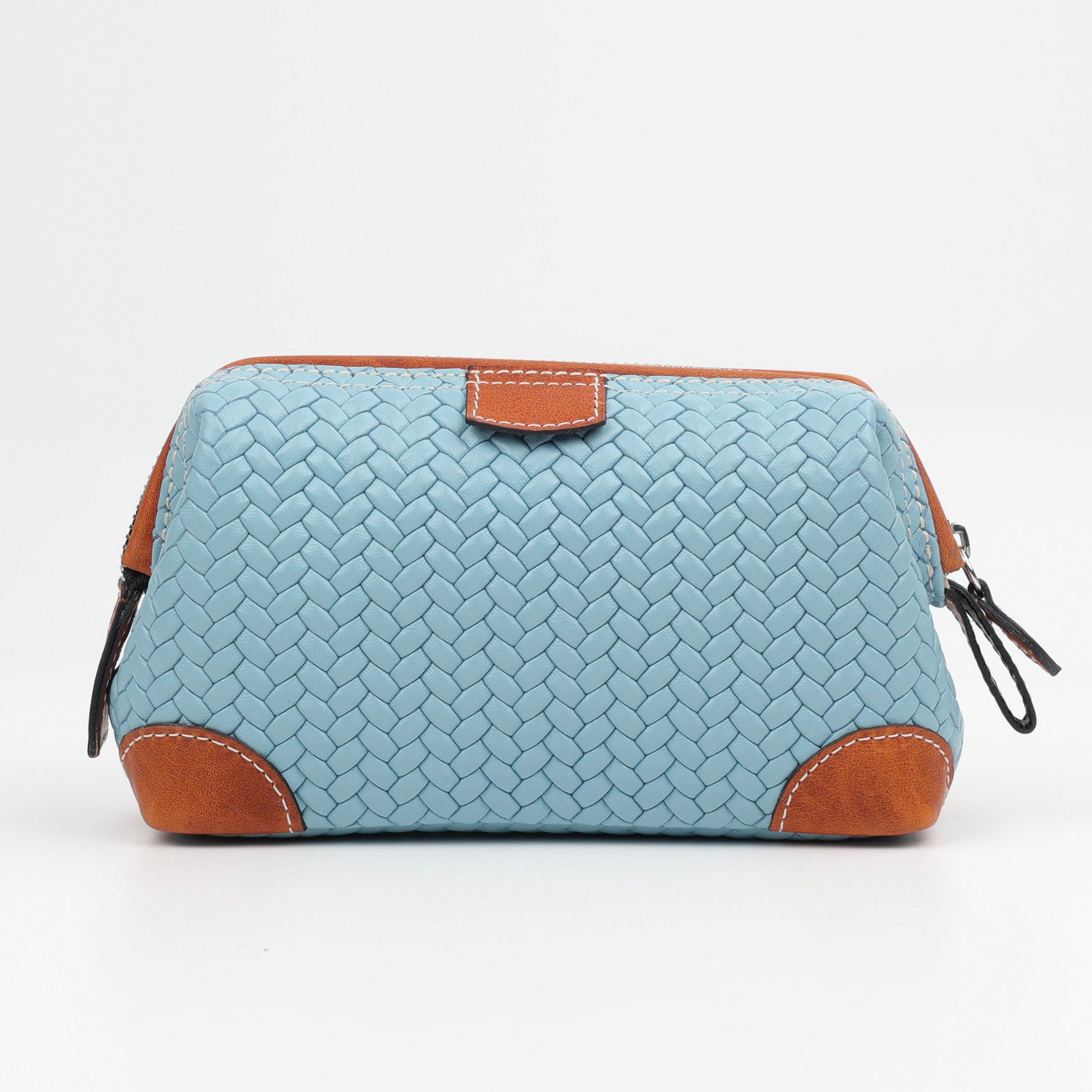 Handgefertigte Kulturtasche aus Chervo Leder in Flecht Hellblau/Coxorange – elegantes Unikat aus deutscher Manufaktur mit zwei Innentaschen.