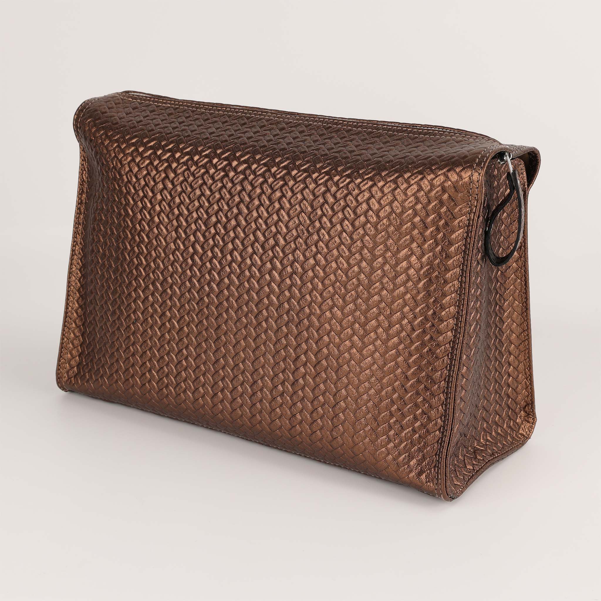 Handgefertigte Leder-Kosmetiktasche in Flecht Bronze von F. Hammann, aus hochwertigem Chervo Leder mit herausnehmbarer Innentasche, dasfeinebad