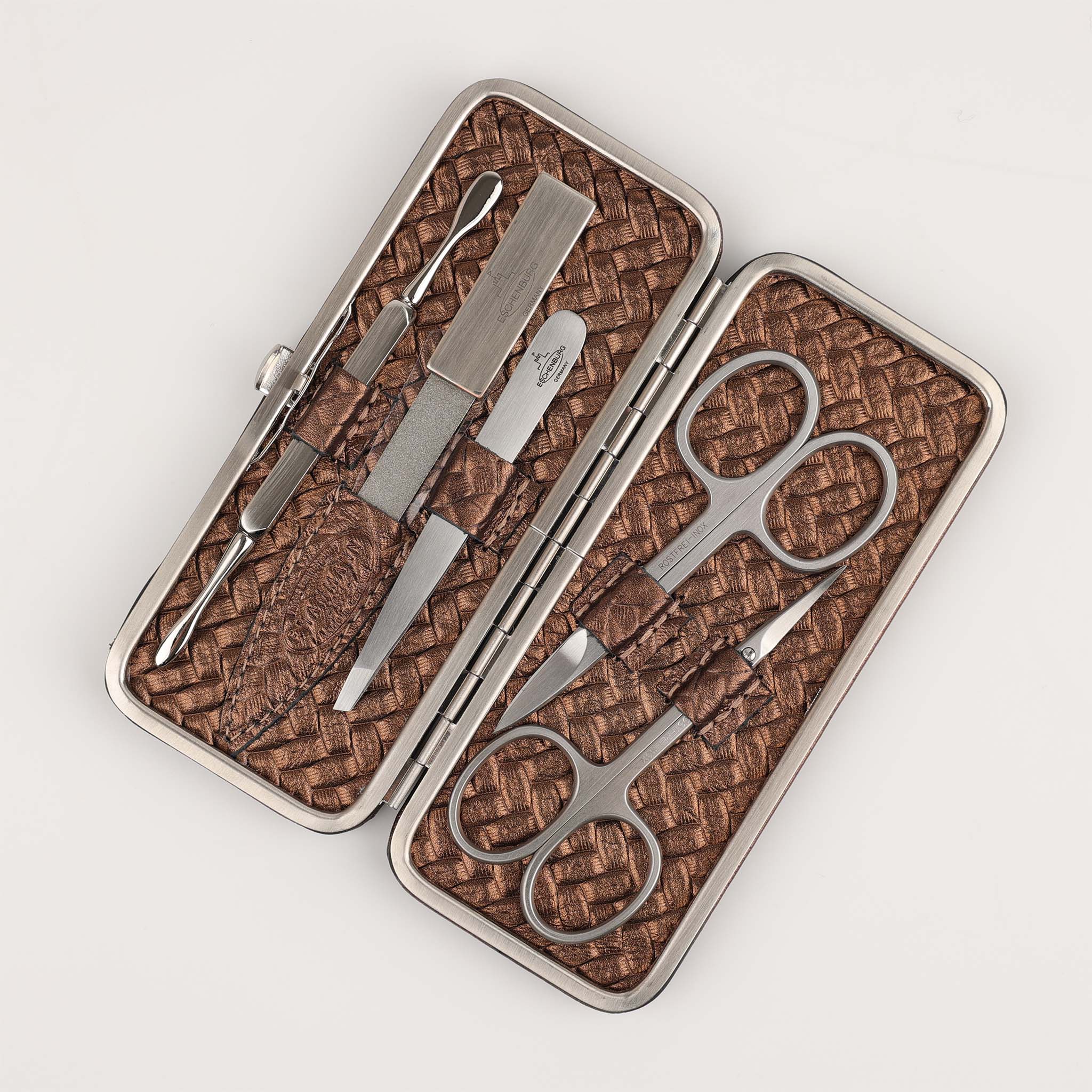 Handgefertigtes Leder-Maniküre-Set in Flecht Bronze mit Scheren, Pinzette und Nagelfeile, F. Hammann, dasfeinebad