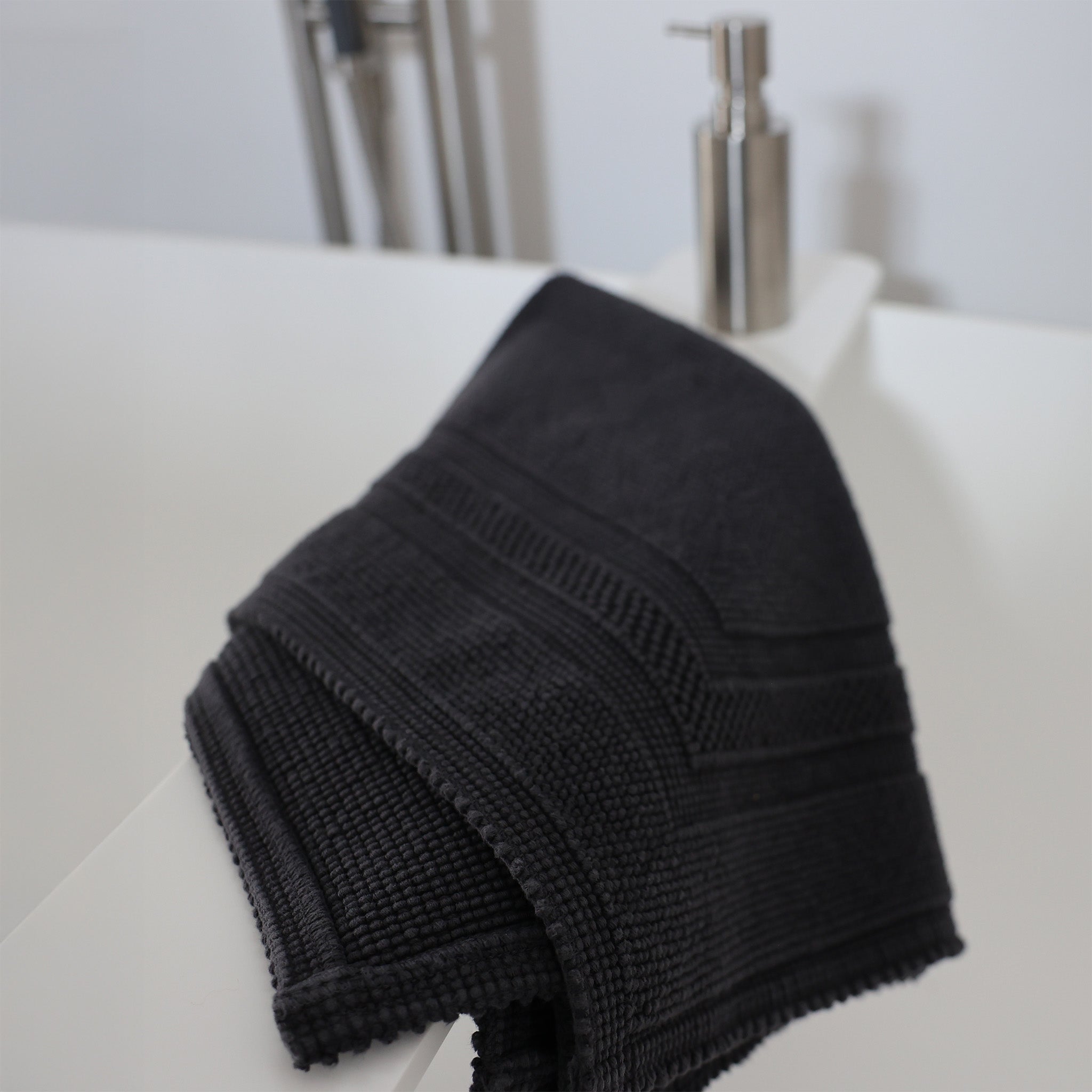 Zeitloser Rhomtuft Badteppich GALA mit 22 mm Florhöhe, weichem Baumwollmaterial und elegantem Webmuster – strapazierfähig und langlebig