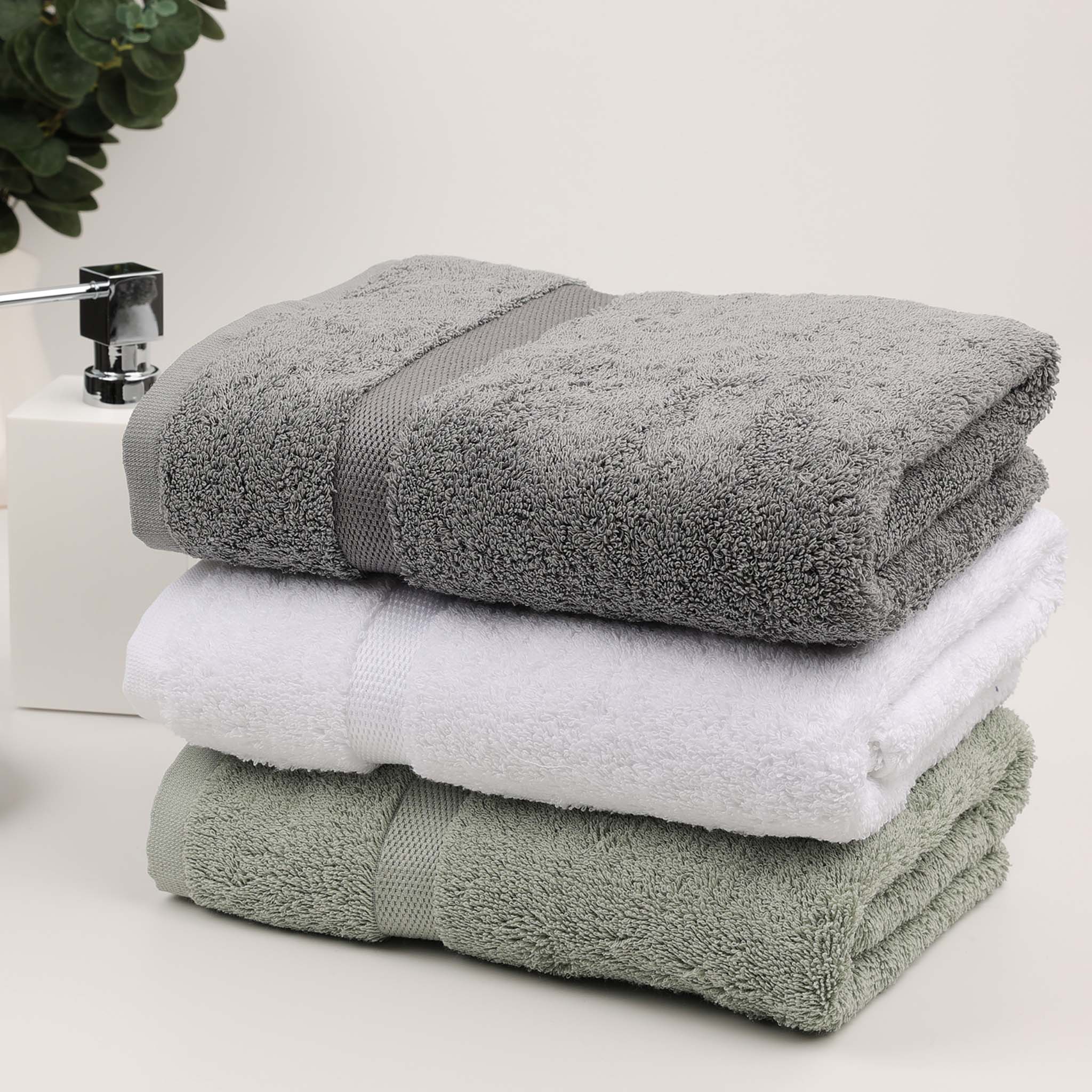 Graues Handtuch in Kiesel-Ton von Rhomtuft – Frottierhandtuch 55x100 cm mit edler mercerisierter Borte, saugfähig und langlebig