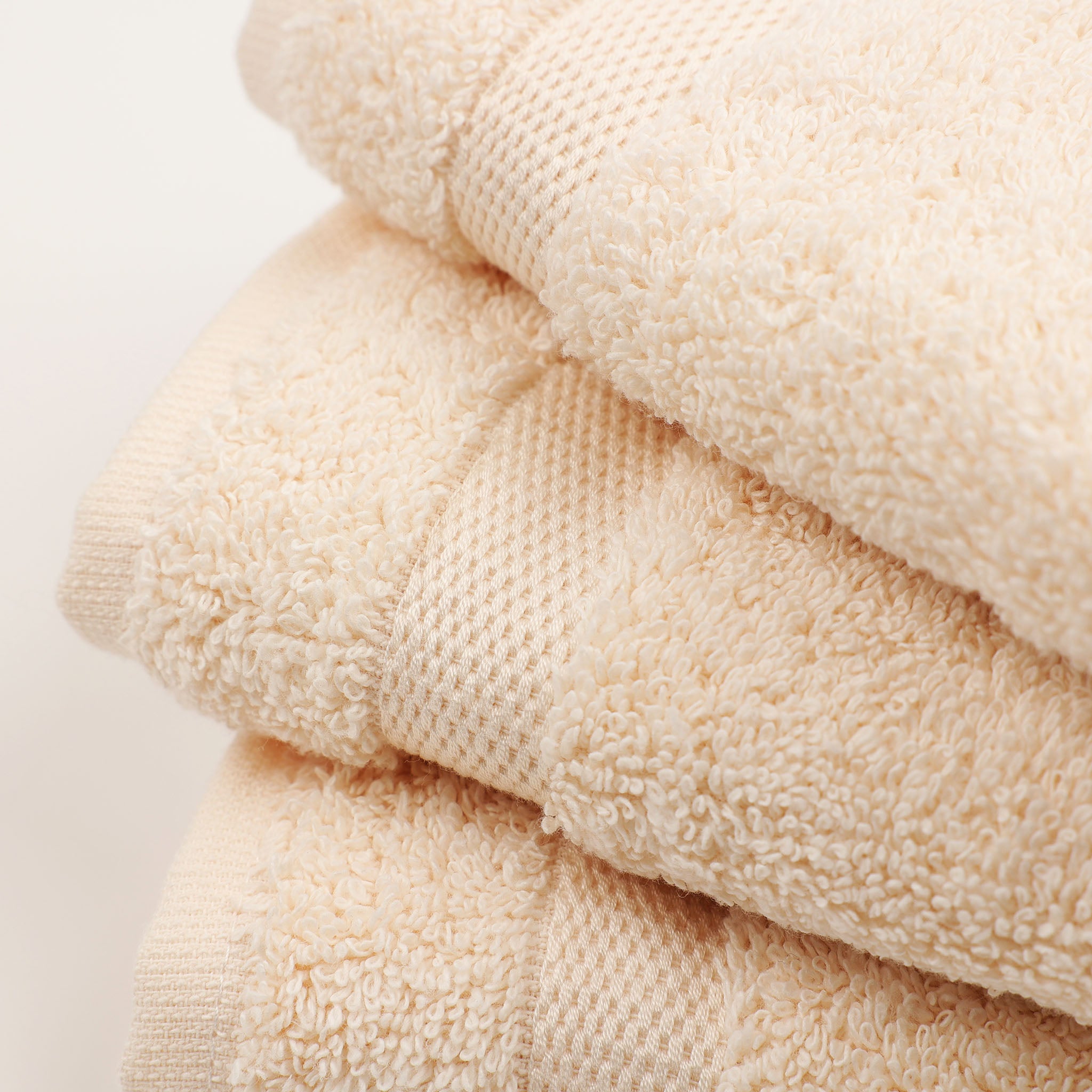 Naturbeiges Handtuch von Rhomtuft – flauschig weiches Frottee 30x30 cm mit edler mercerisierter Borte