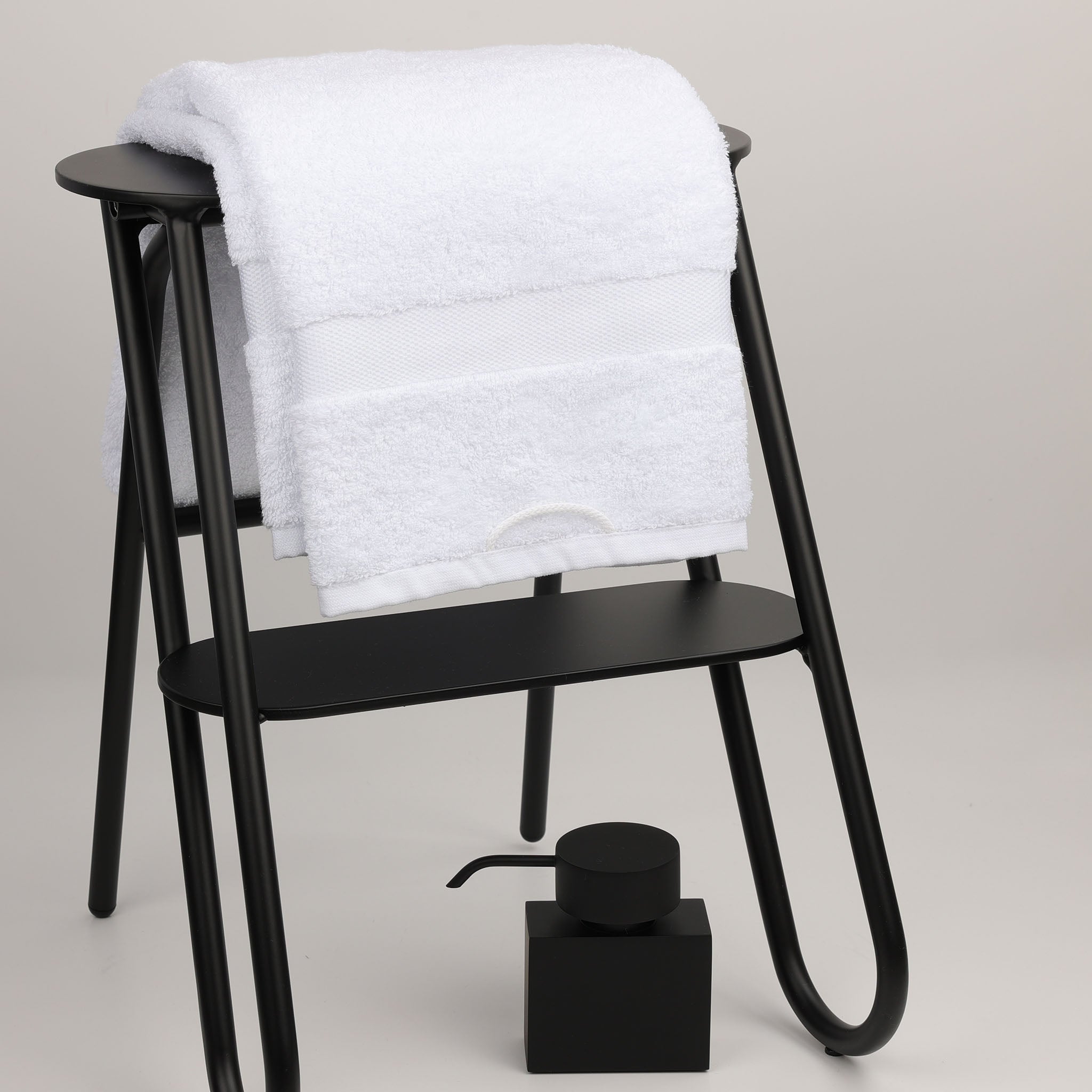 Großes Handtuch Rhomtuft „Princess“ in 70x130 cm – aus 100 % Baumwolle, besonders voluminös und weich, perfekt für Spa-Momente oder Wellnessbereiche