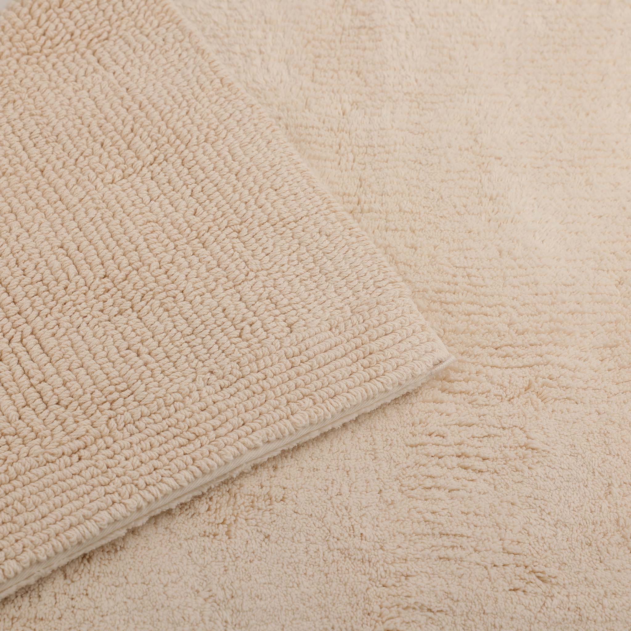 Flauschiger Badteppich-angenehm an den Füßen-Handwerksqualität von Rhomtuft–Farbton Natur Jasmin-getuftet aus reiner Baumwolle-Wohlfühlgefühl im Bad