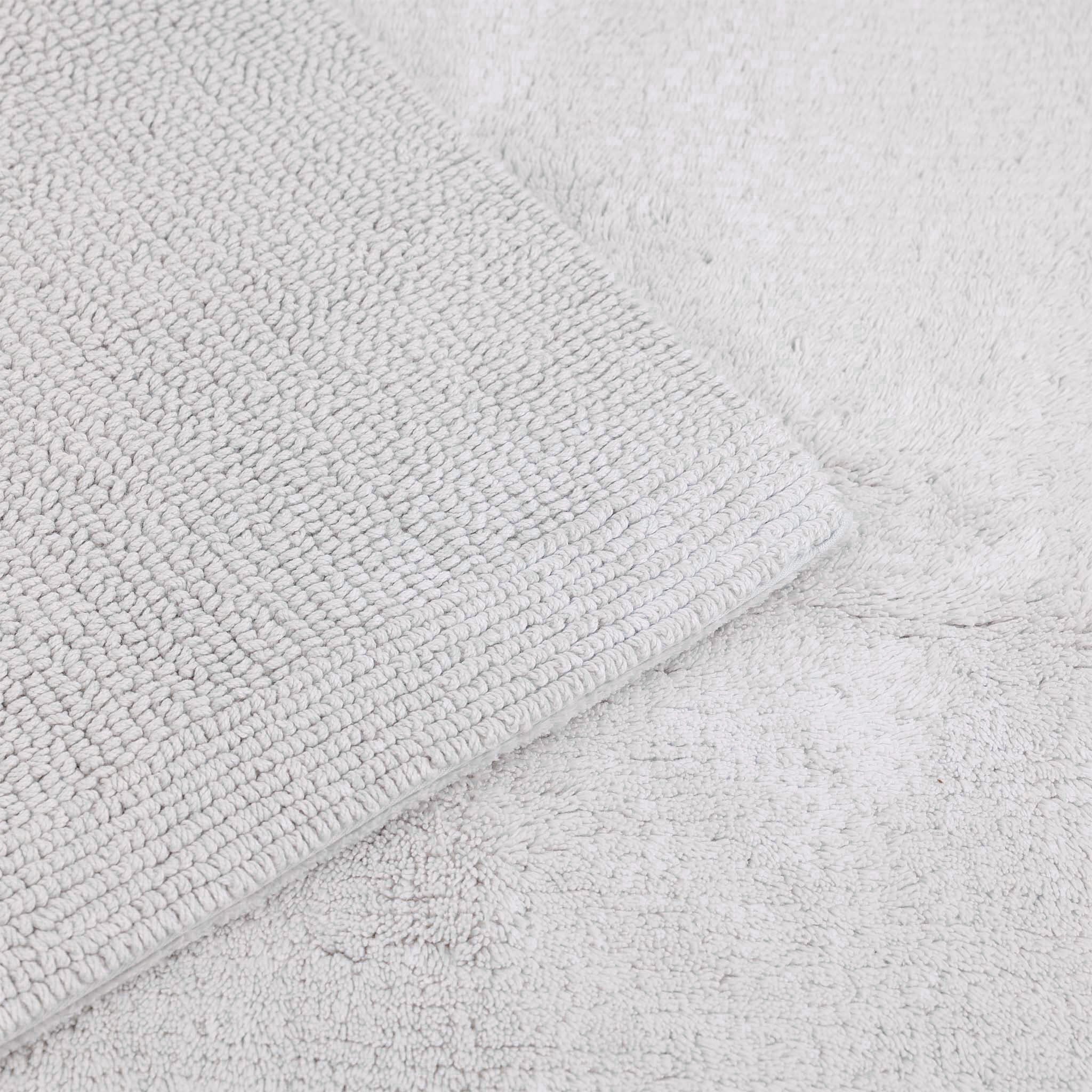Flauschiger Badteppich-angenehm an den Füßen-Handwerksqualität von Rhomtuft–Helles Perlgrau-getuftet aus reiner Baumwolle-Wohlfühlen im Bad