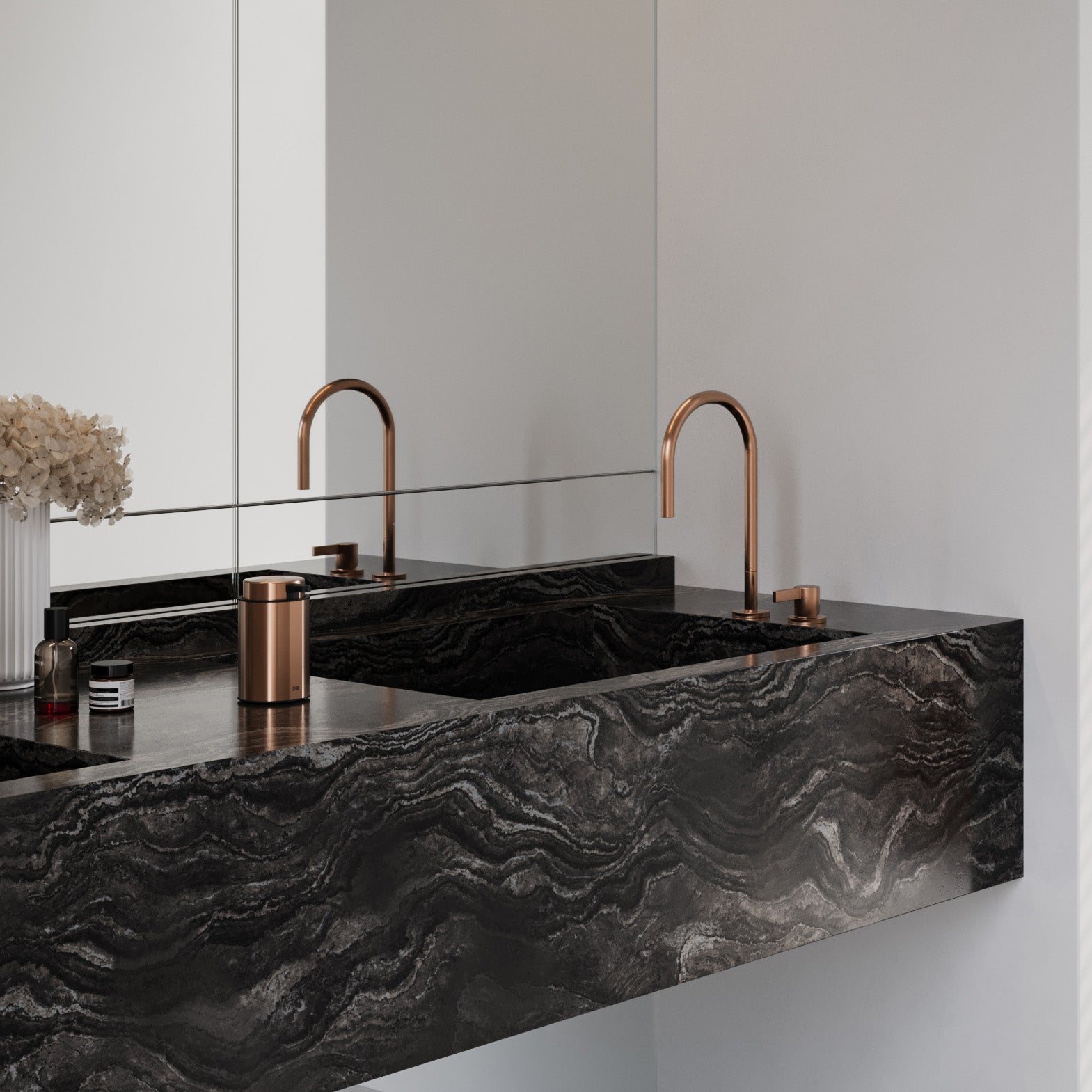 Design-Seifenspender in gebürstetem Kupfer – hochwertiges Badaccessoire für moderne Badezimmer.