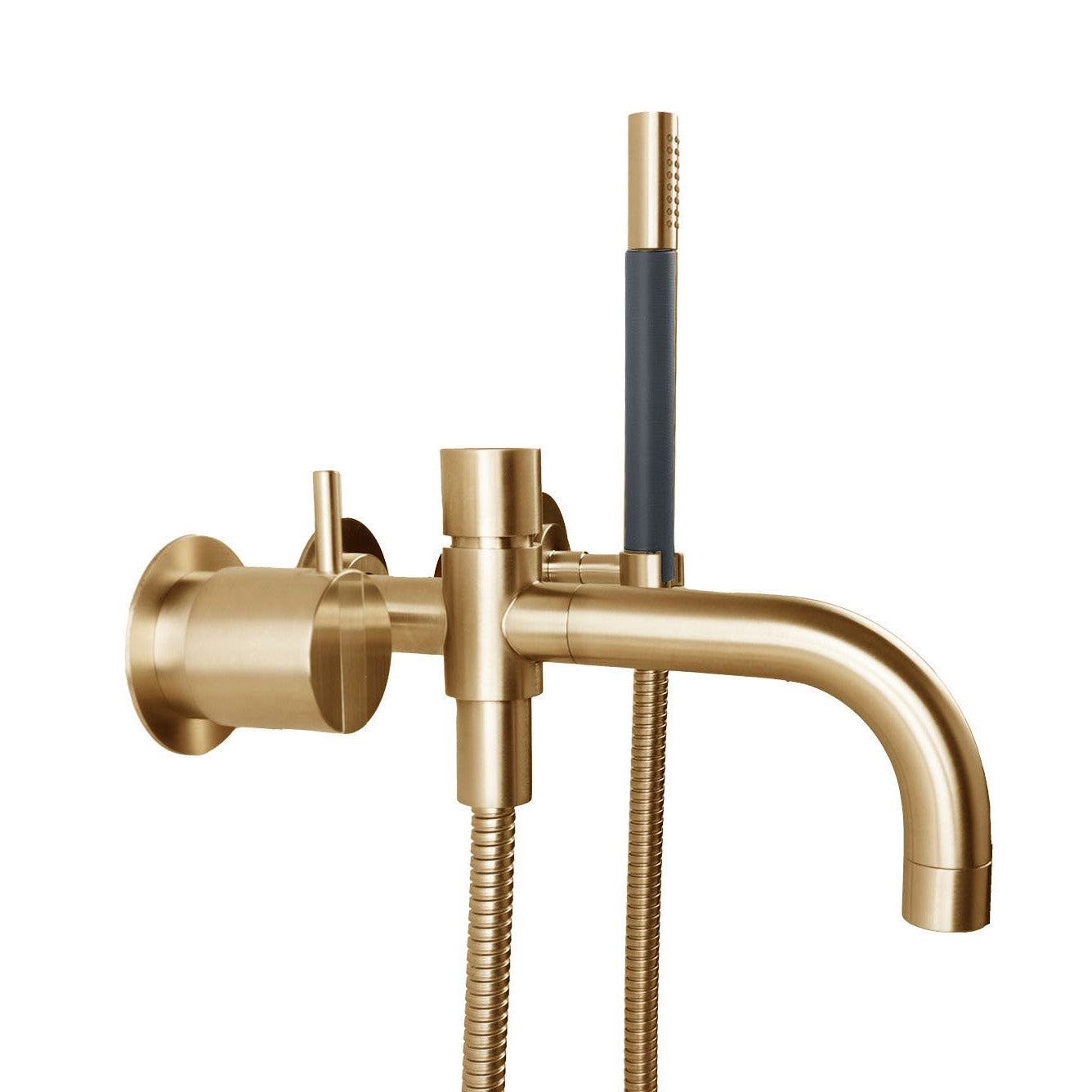 Luxuriöse Vola Badewannenarmatur in gebürstetem Gold mit hochwertiger PVD-Oberfläche und schlanker Handbrause.