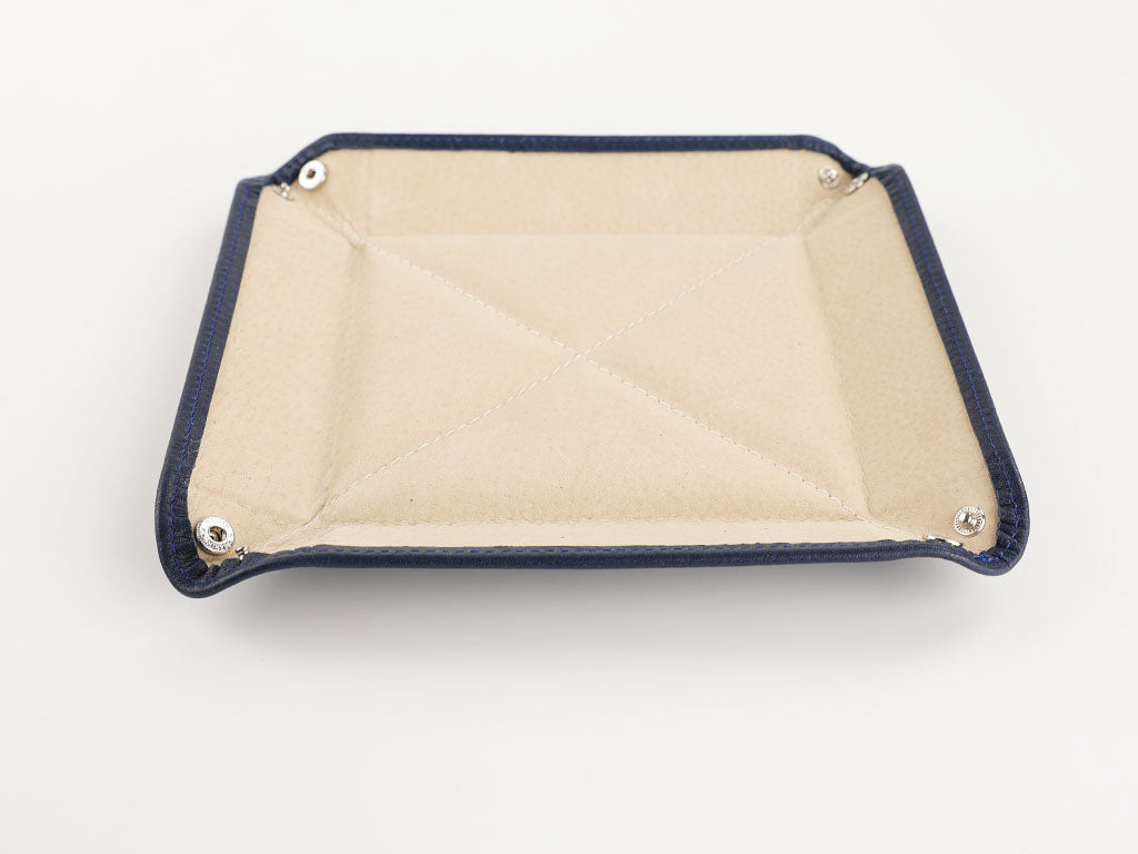 Luxuriöse dunkelblaue Leder-Schmuckablage und Uhrenablage, platzsparend zusammenfaltbar, von F. Hammann