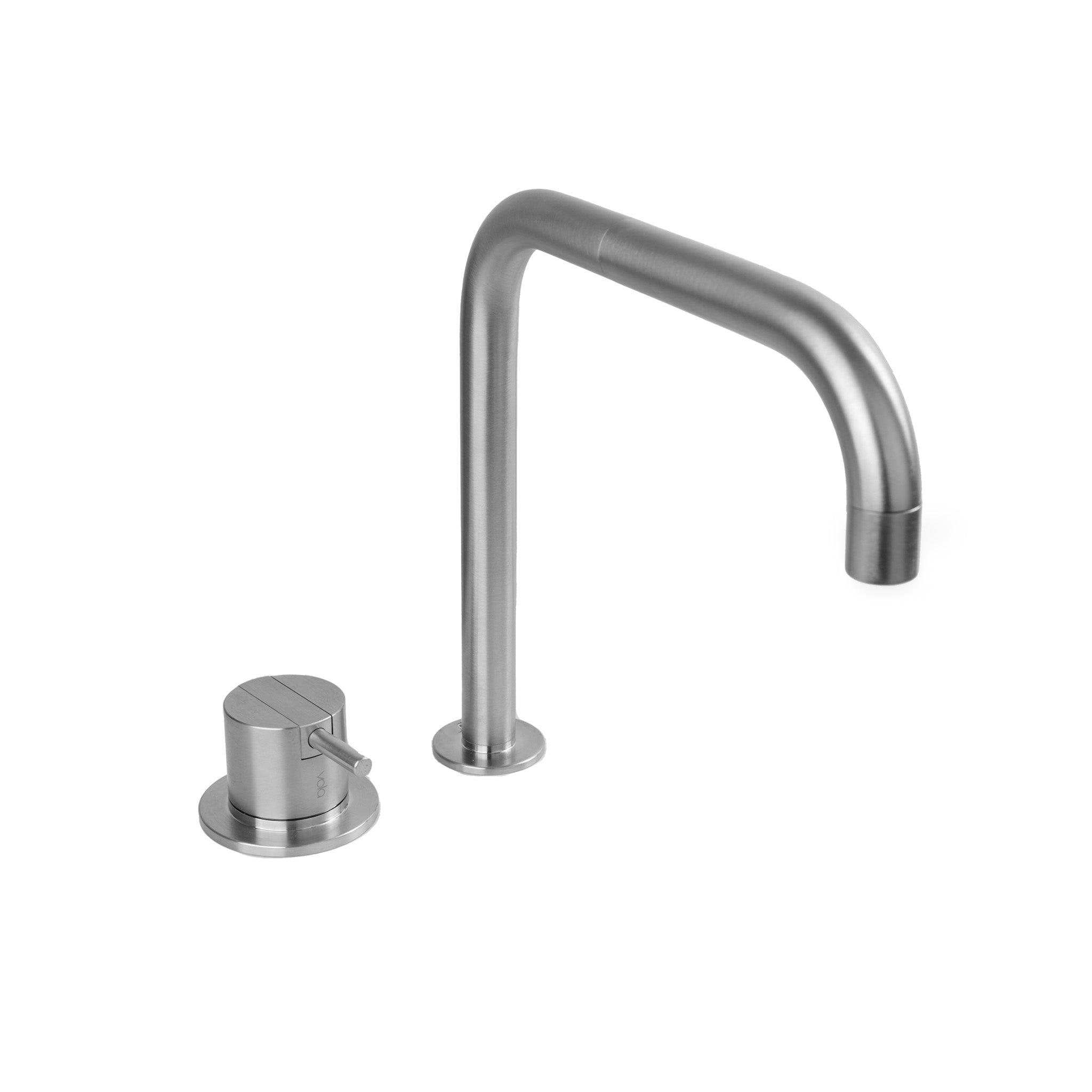 Vola Armatur 590 aus gebuerstetem Edelstahl, langlebige Designarmatur fuer Bad und Kueche mit praeziser Bedienung.