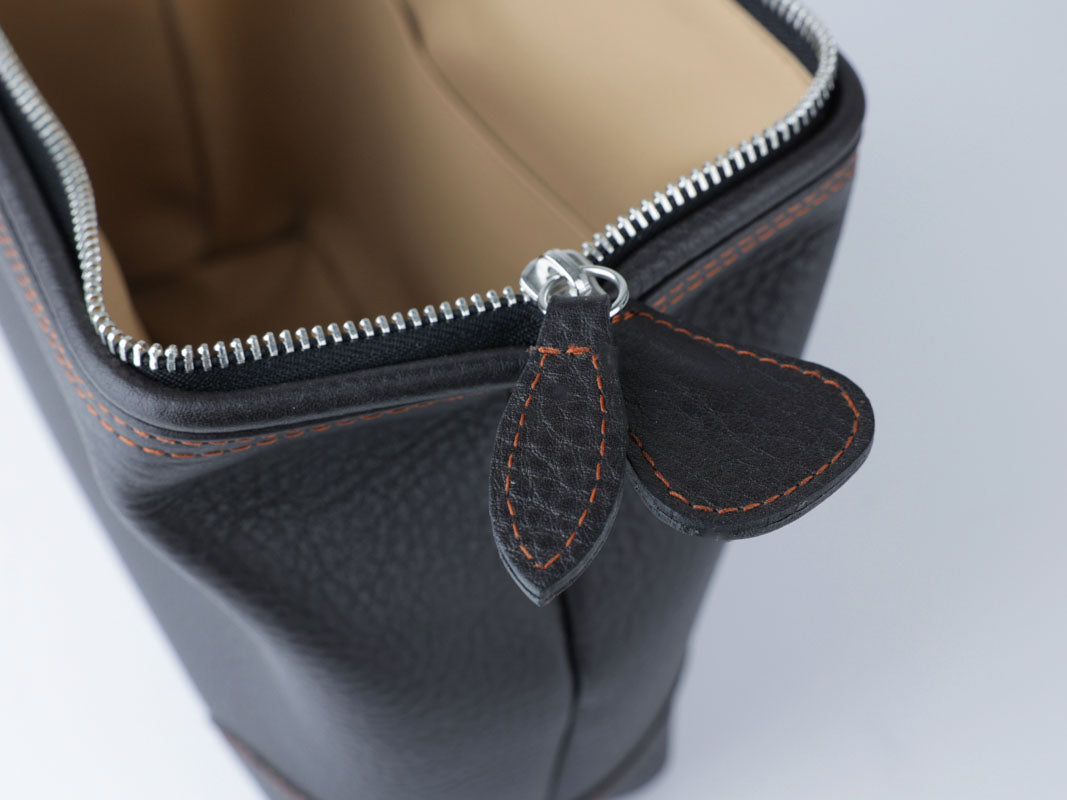 Kulturtasche mit Bügel - L - hoch - darkbrown