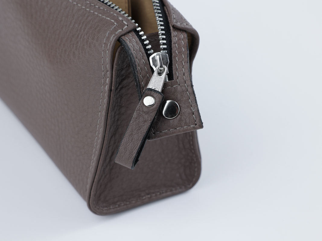 Kosmetiktasche mit Spiegel - nimbus