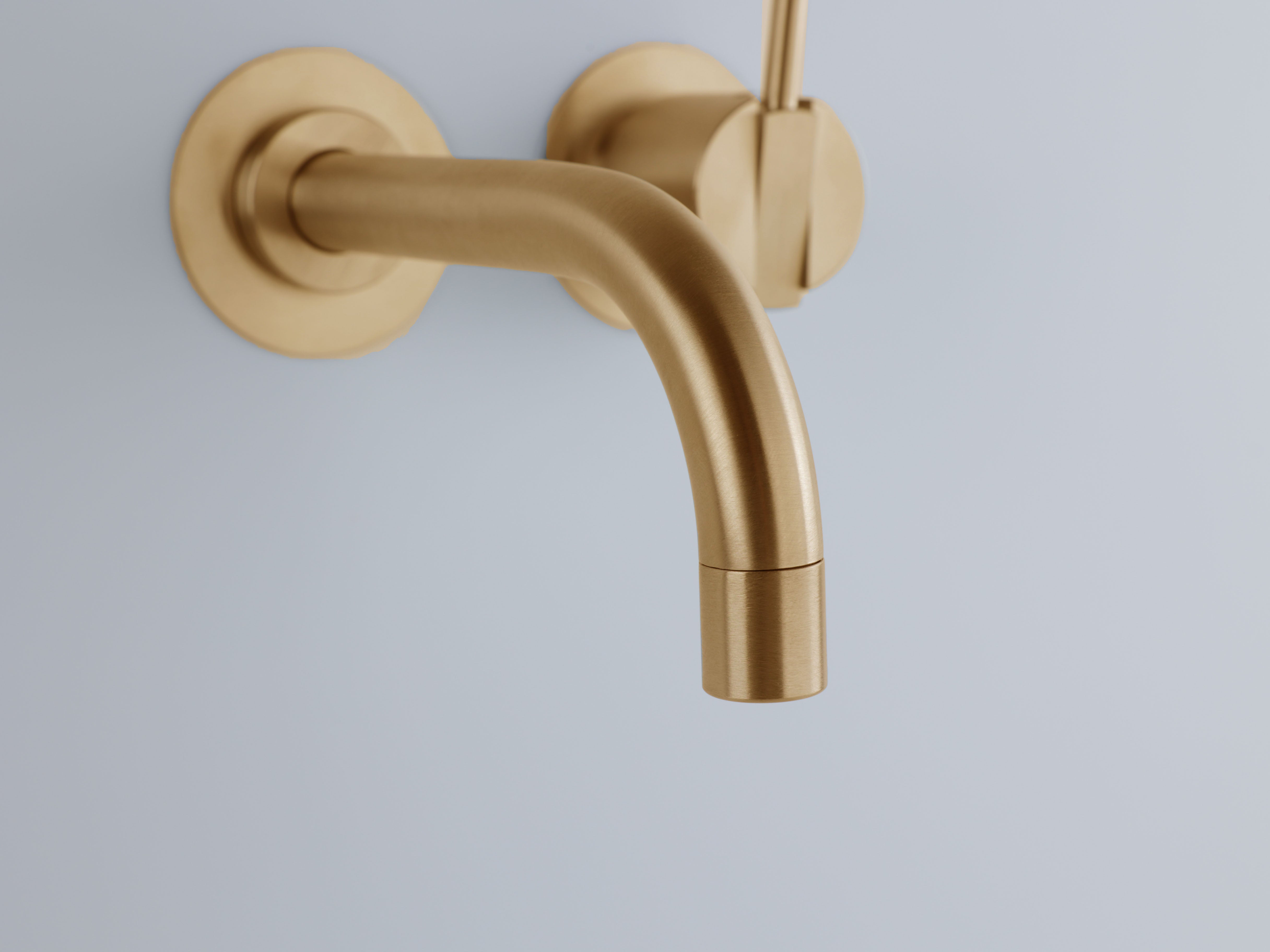 Wandarmatur VOLA 111x gold gebürstet