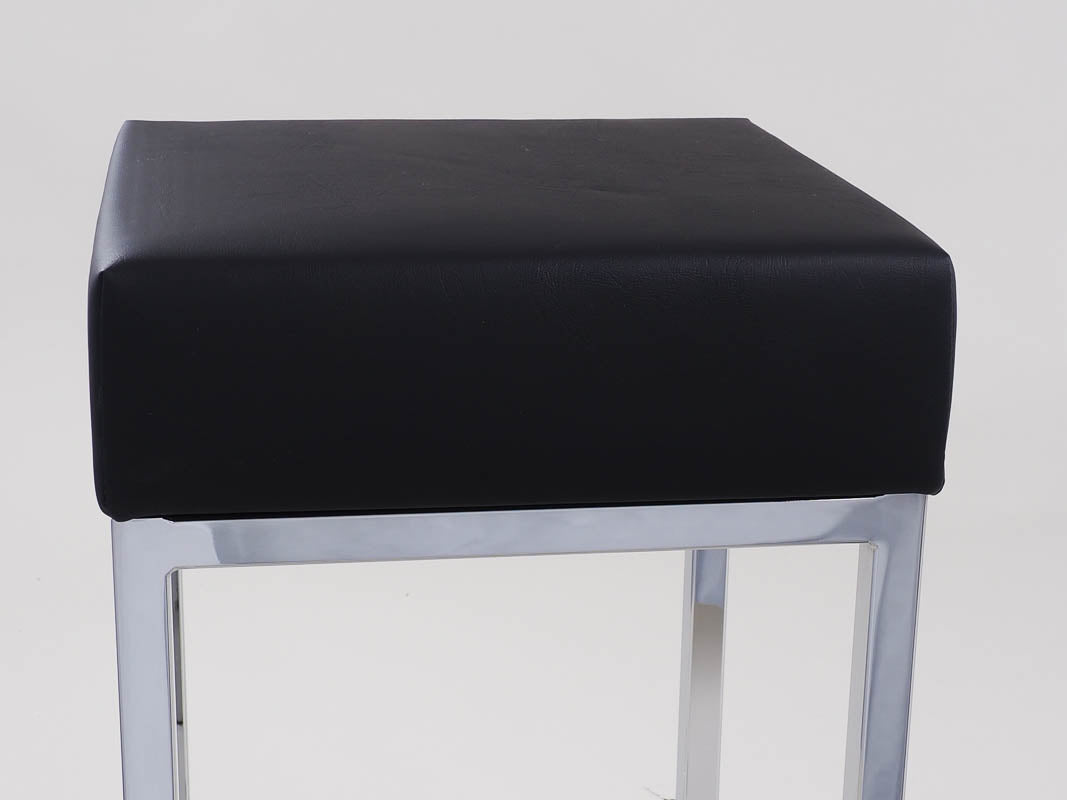 Badhocker mit weicher Polsterung