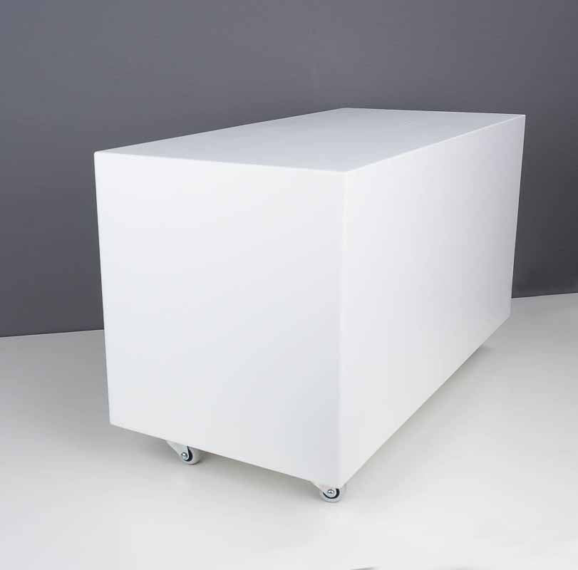 Ausführung mit Rückwand als geschlossene Version.