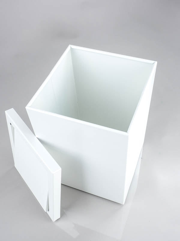 Deckel zum abnehmen, so ist eine einfache Reinigung möglich....