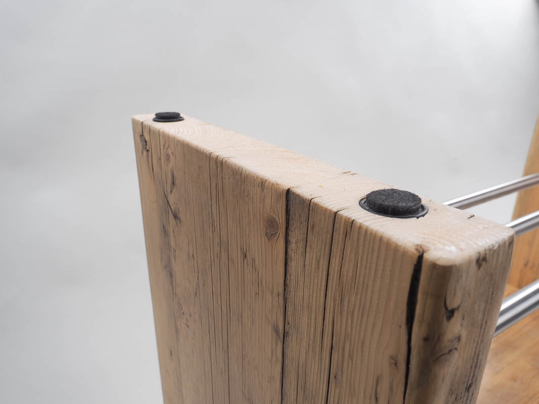 Für empfindliche Fußboden, die eingelassenen Bodenschoner bei dem Hocker.