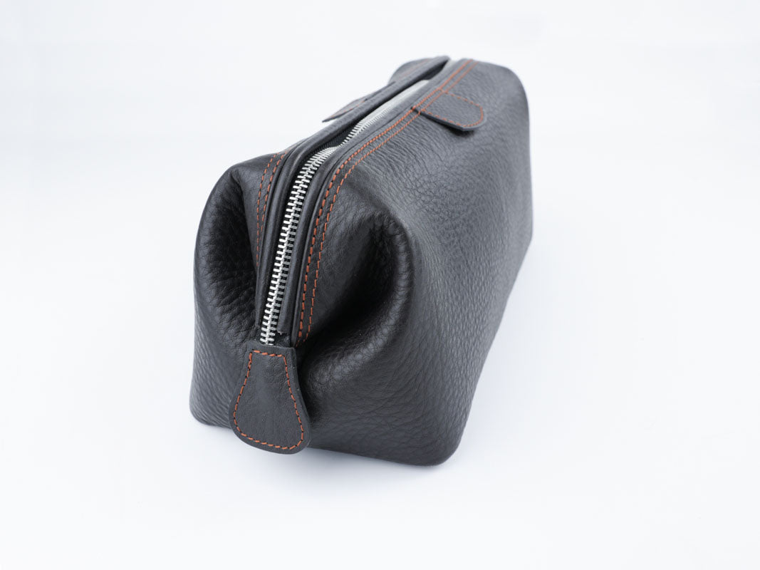 Kulturtasche mit Bügel - L - flach - darkbrown