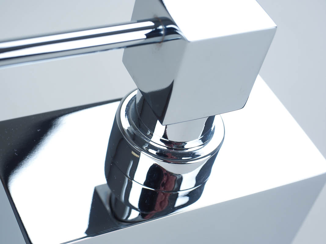 Seifendosiererpumpenkopf eckig in chrom beim DW 470 von Decor Walther
