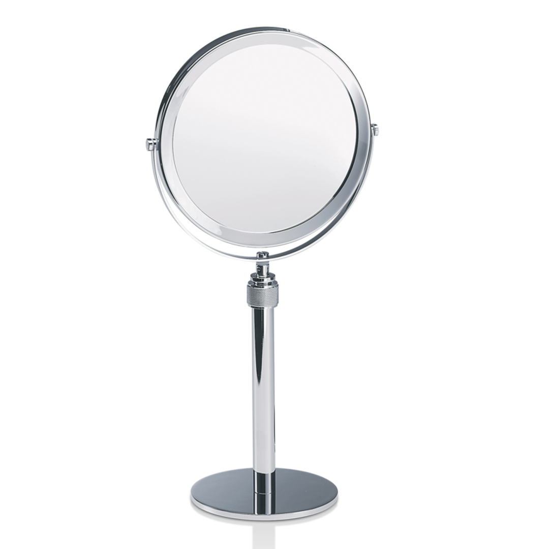 Eleganter Kosmetikspiegel in Chrom mit Vergrößerungsfunktion und Standfuß, ideal für Make-up und Rasur, erhältlich bei dasfeinebad, Modell SP13V von Decor Walther.