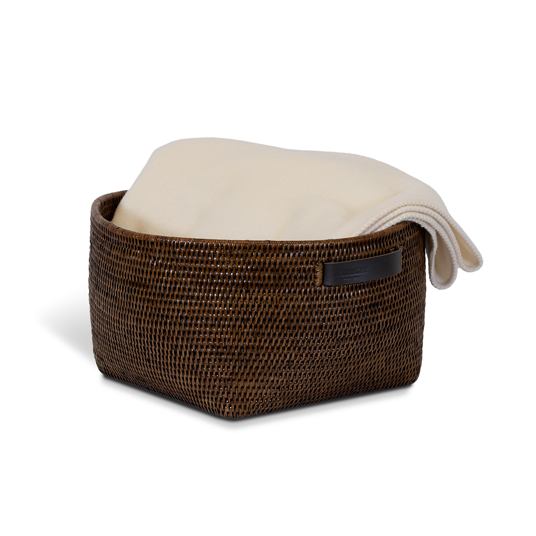 Natürlicher, dunkler BASKET Korb aus Rattan - elegantes Bad-Accessoire im Boho-Stil