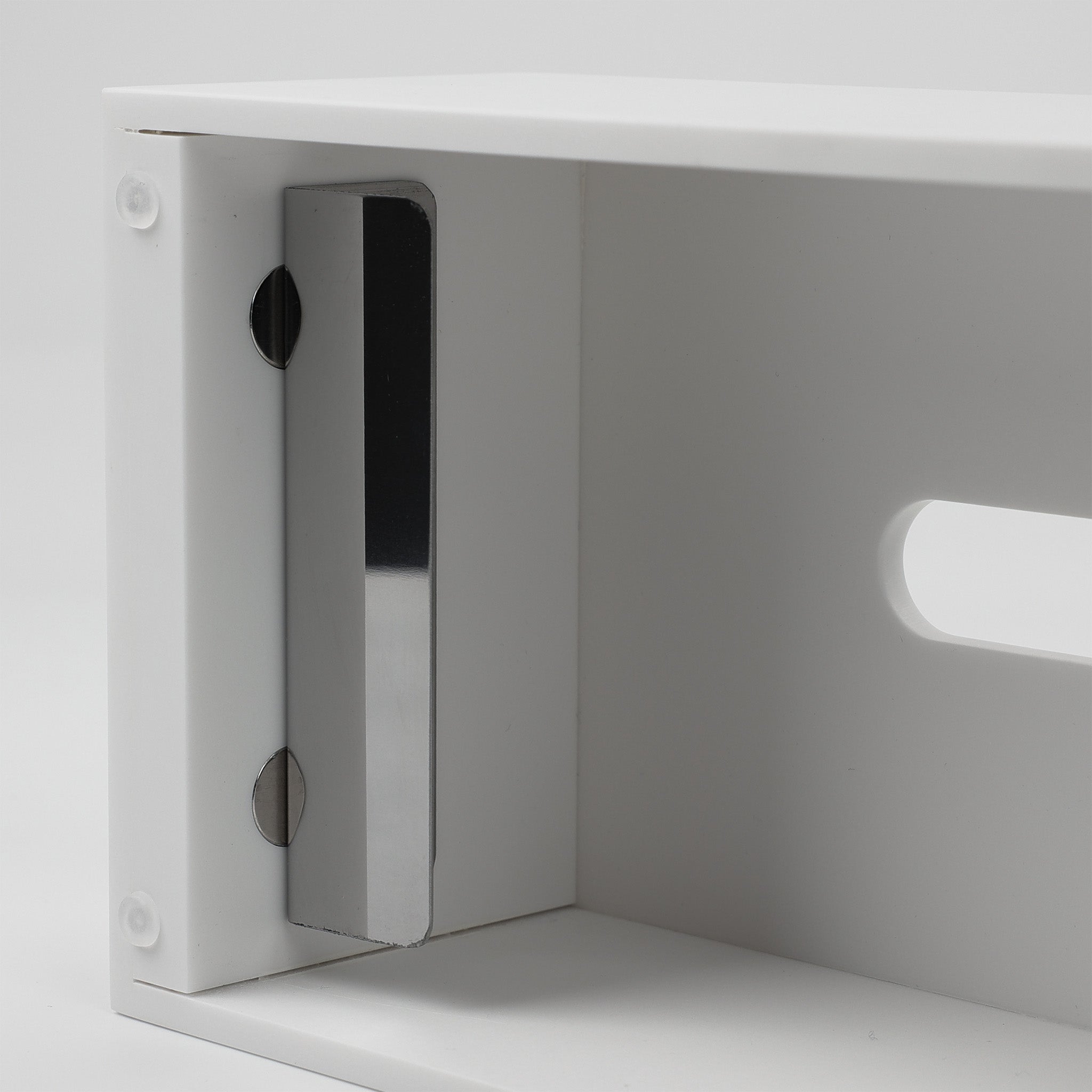 Corian® Kosmetiktuchbox, Innenansicht der Magnetfixierung für Nachfüllboxen unterschiedlicher Dicke