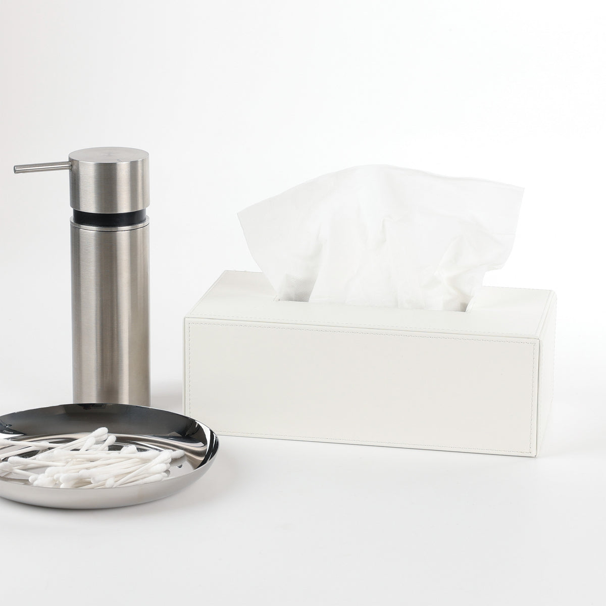Decor Walther Brownie KB 40 rechteckige Papiertuchbox in Weiß, veganes Kunstleder mit Accessoires von Frost Denmarkt
