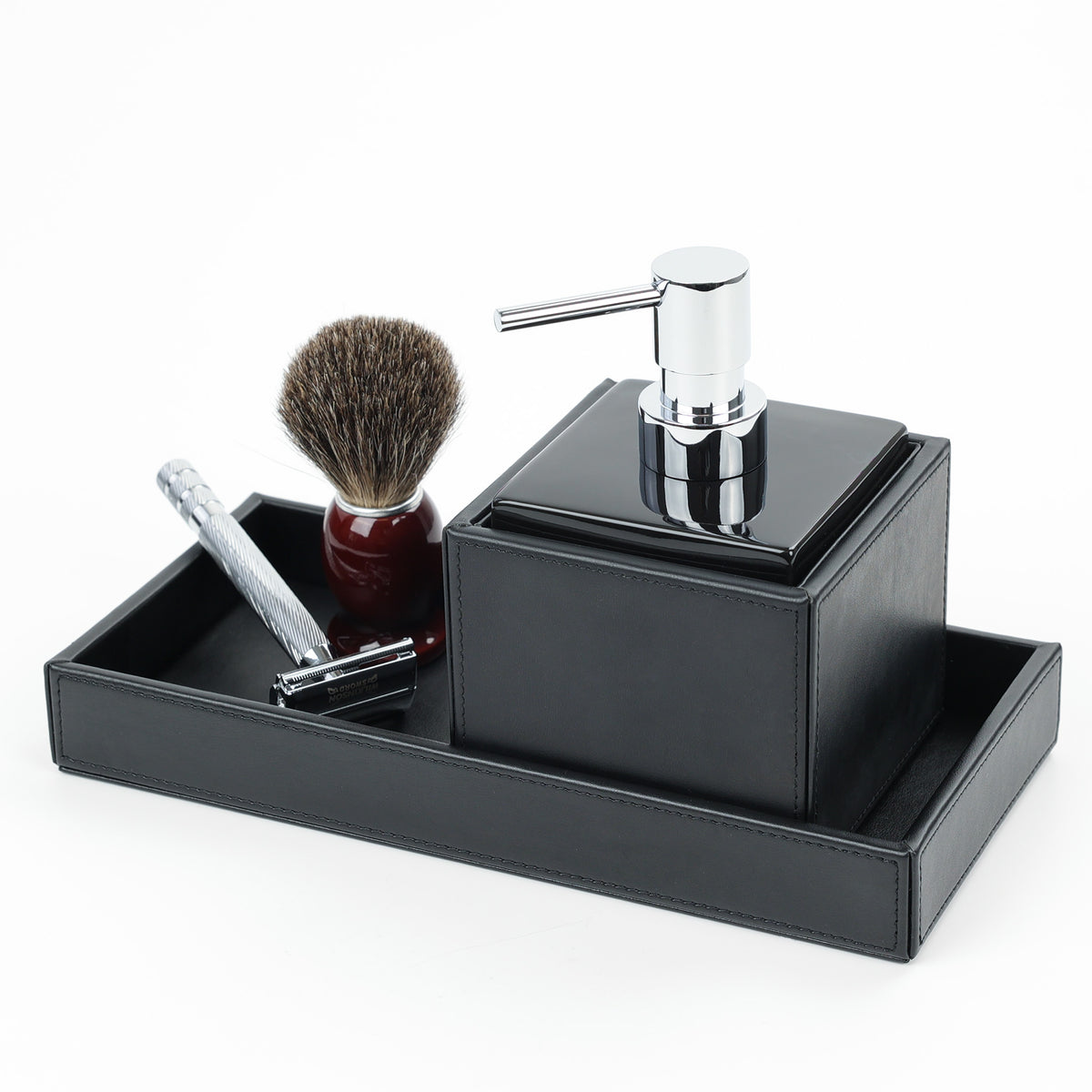 Decor Walther Brownie SSP Seifenspender 430ml veganes Kunstleder Schwarz, Porzellan Schwarz, Pumpenkopf Chrom, mit Rasierpinsel und -Klinge