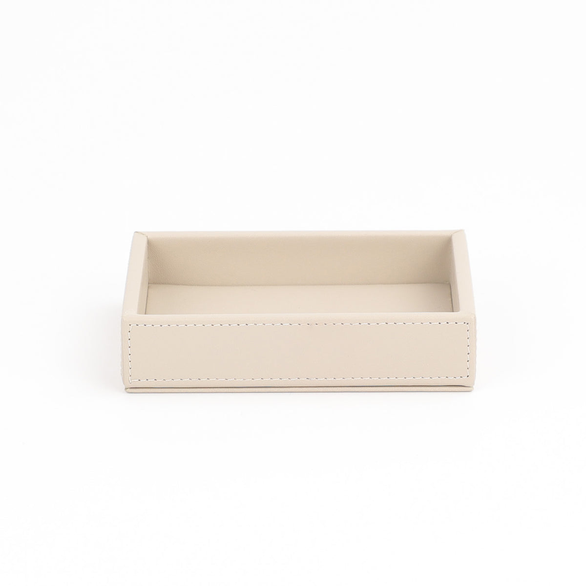 Tablett aus Kunstleder aus der Serie Brownie von Decor Walther in Sandbeige,  wasserfest, in Größe S, schafft perfekte Ordnung in jedem Bad
