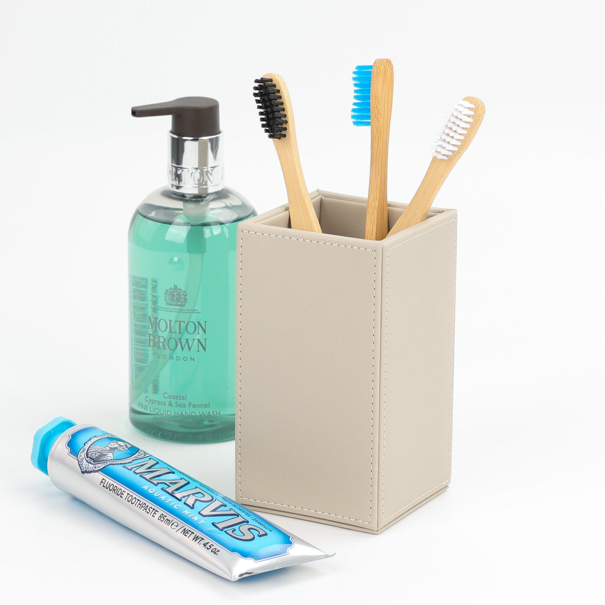 Decor Walther Brownie Utensilienbehälter KOE in Sandbeige, schmaler Becher, veganes Kunstleder, wasserabweisend, perfekter Organizer für Ihre Zahnpflege