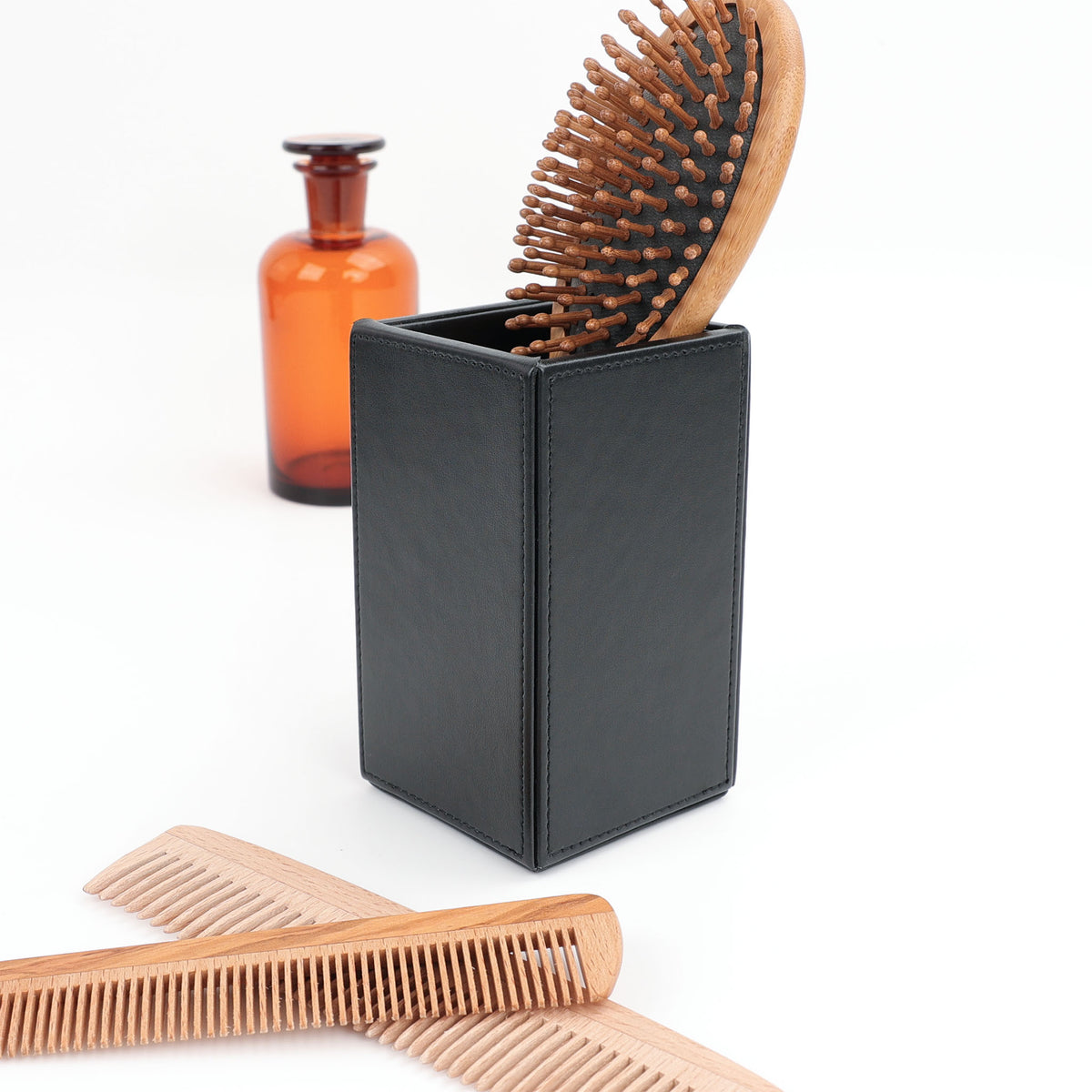 Decor Walther Brownie Utensilienbehälter KOE in Schwarz, schmaler Becher, veganes Kunstleder, wasserabweisend, perfekter Organizer für Ihre Haarpflege